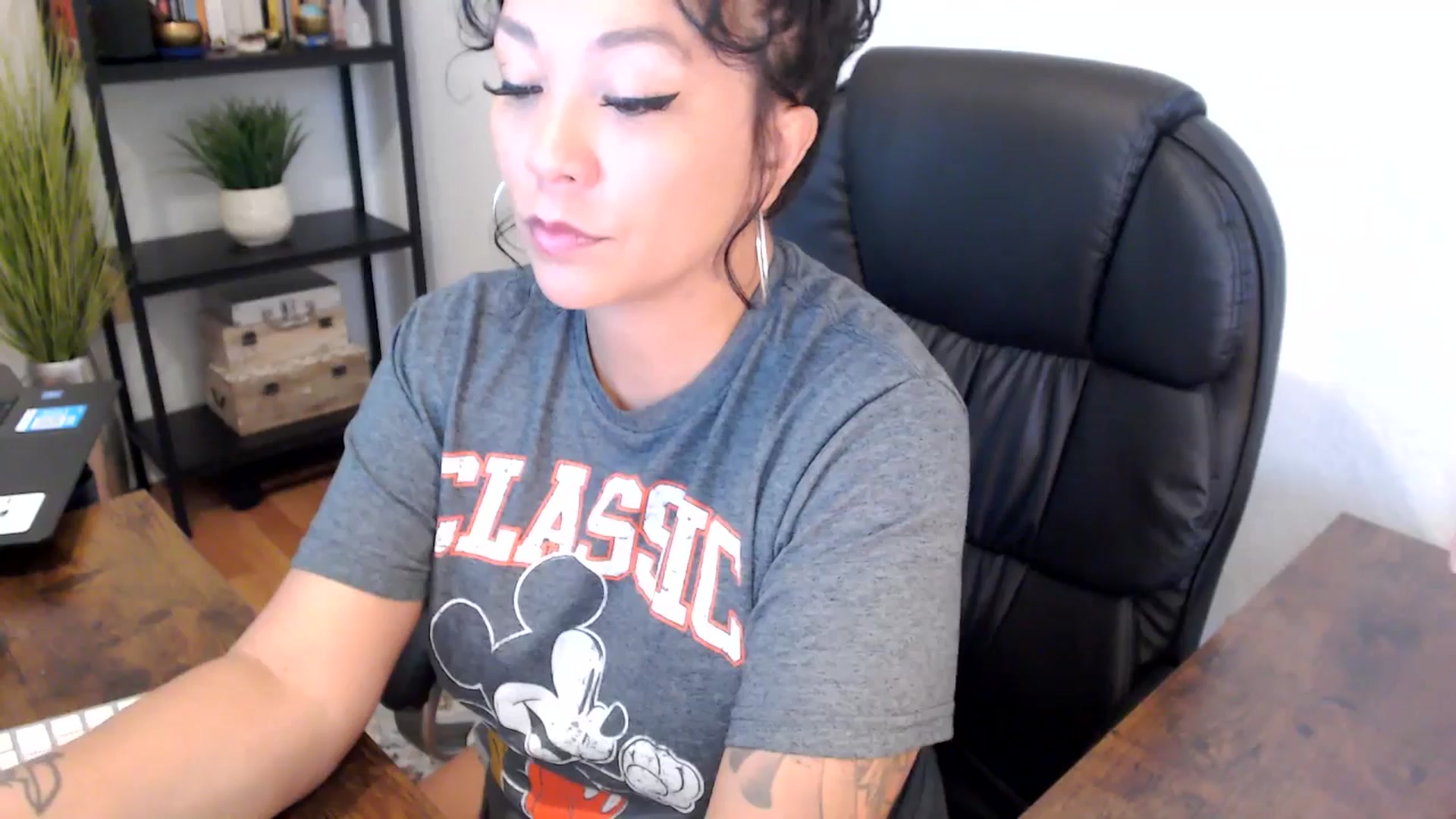 Gallery image thumbnail from MickaylaMoon's myfreecams stream on, 09/05/2024, 14:42 image 9 of 20