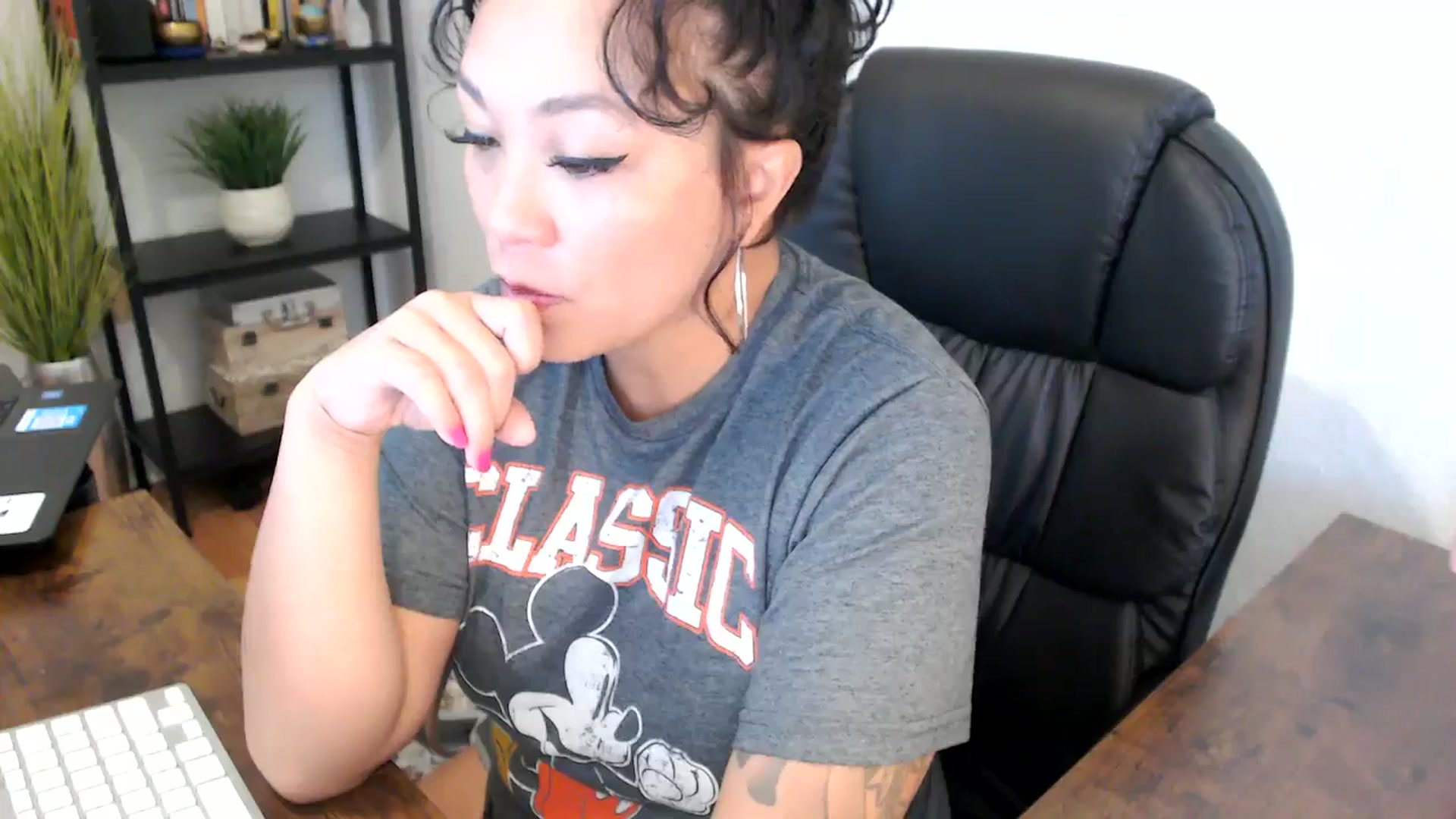 Gallery image thumbnail from MickaylaMoon's myfreecams stream on, 09/05/2024, 14:42 image 5 of 20