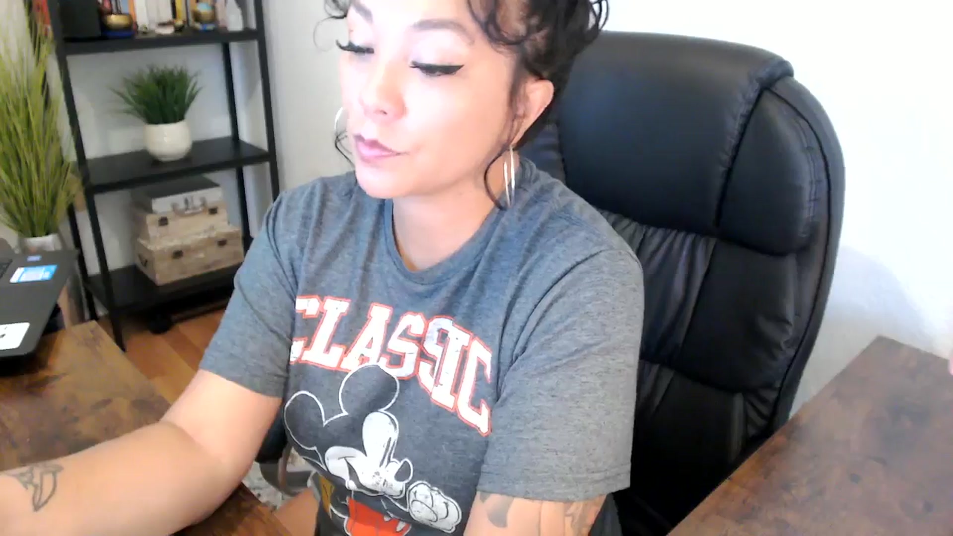Gallery image thumbnail from MickaylaMoon's myfreecams stream on, 09/05/2024, 14:42 image 6 of 20