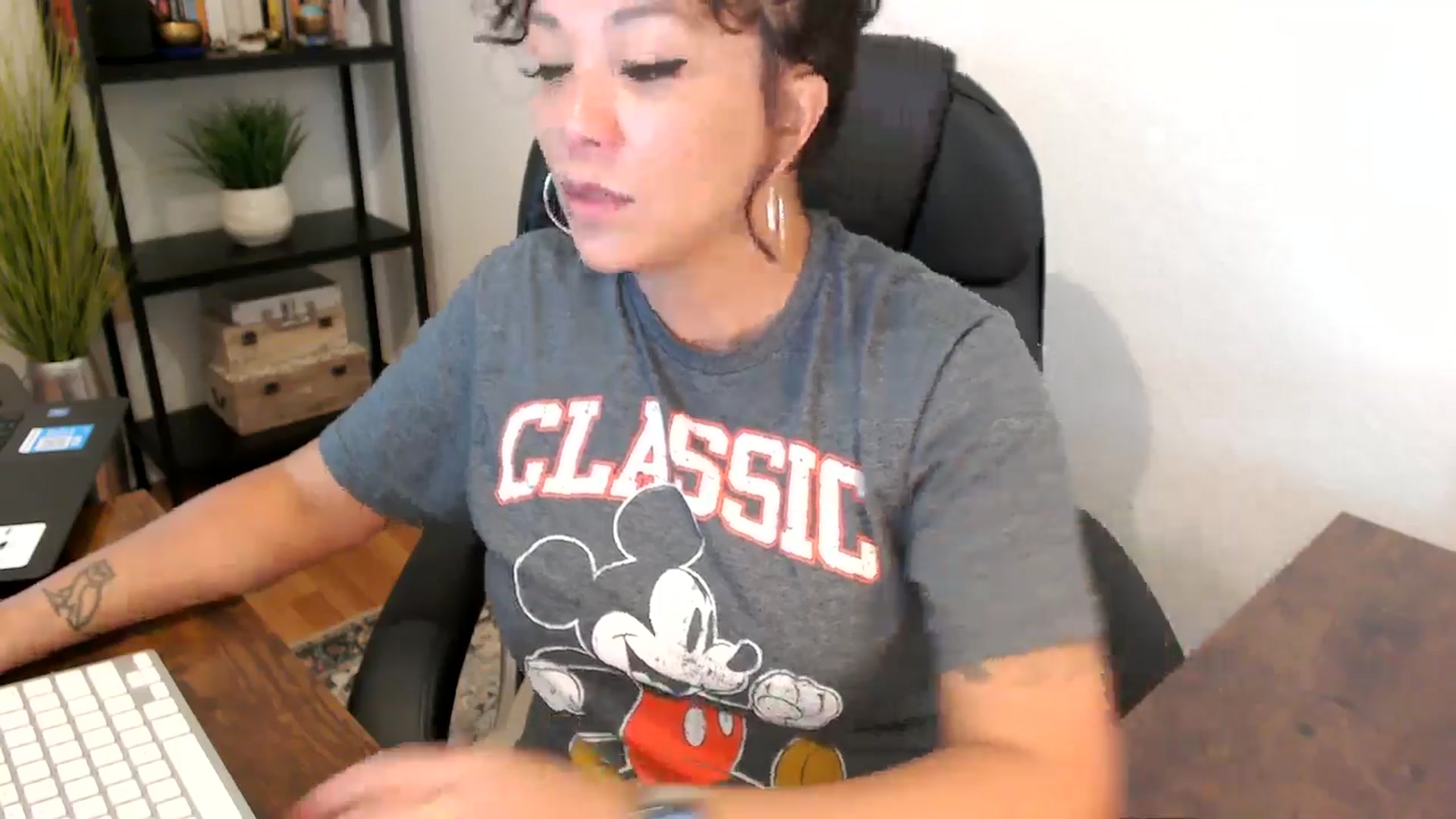 Gallery image thumbnail from MickaylaMoon's myfreecams stream on, 09/05/2024, 15:56 image 10 of 20