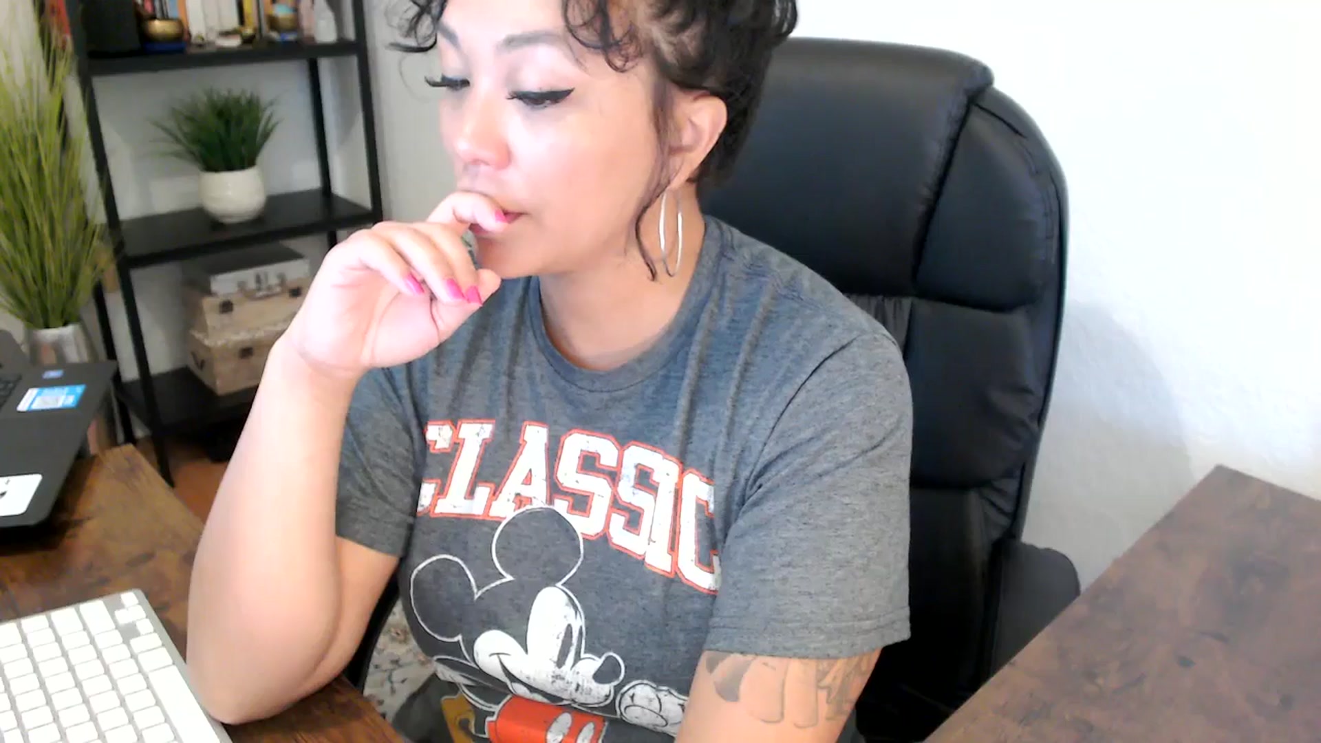 Gallery image thumbnail from MickaylaMoon's myfreecams stream on, 09/05/2024, 15:56 image 7 of 20