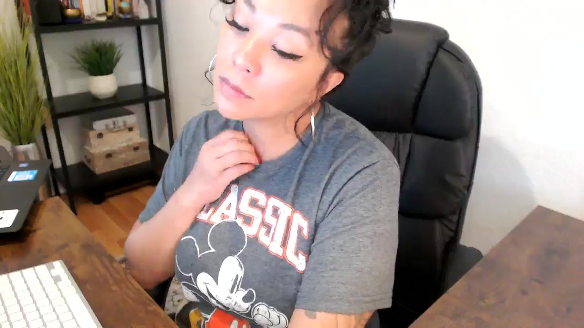 Gallery image thumbnail from MickaylaMoon's myfreecams stream on, 09/05/2024, 15:56 image 16 of 20
