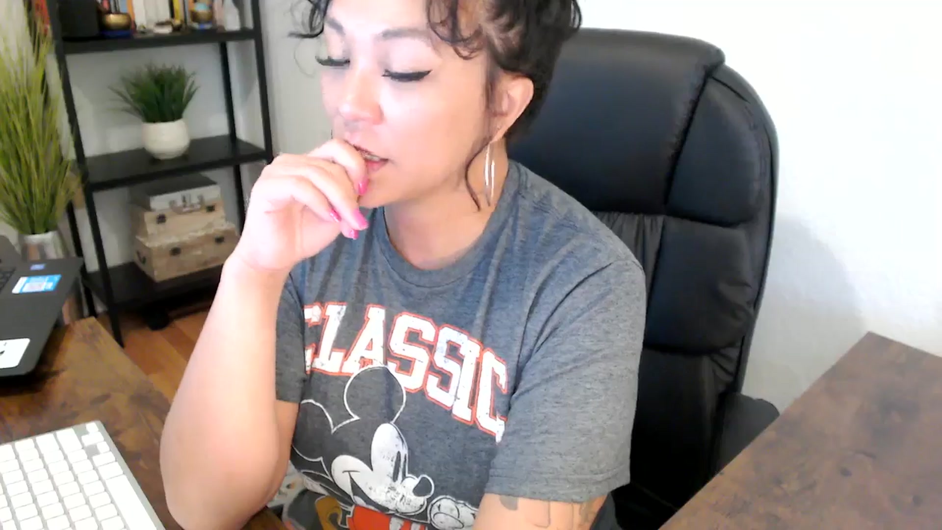 Gallery image thumbnail from MickaylaMoon's myfreecams stream on, 09/05/2024, 15:56 image 17 of 20