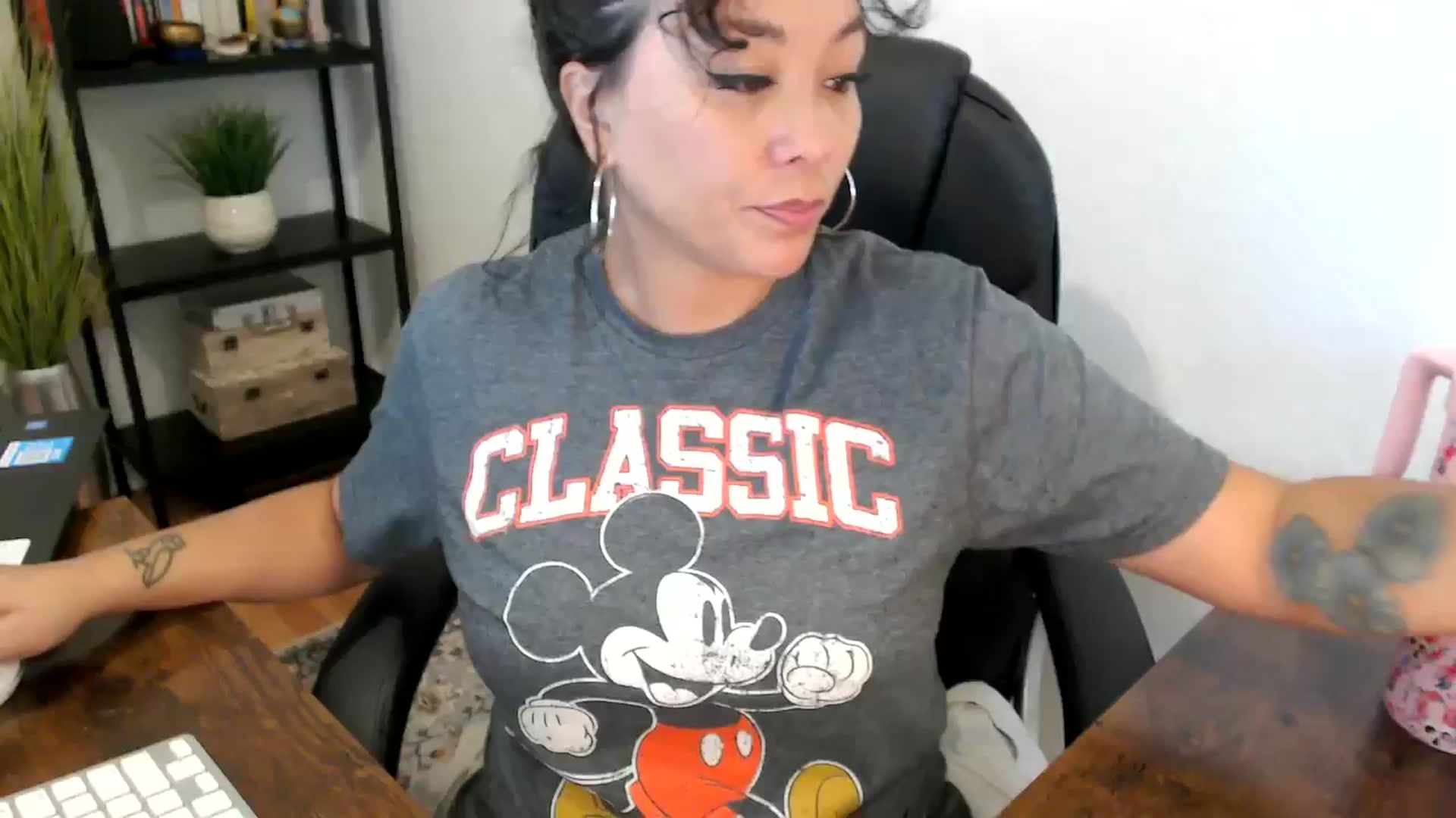 Gallery image thumbnail from MickaylaMoon's myfreecams stream on, 09/05/2024, 17:16 image 1 of 20