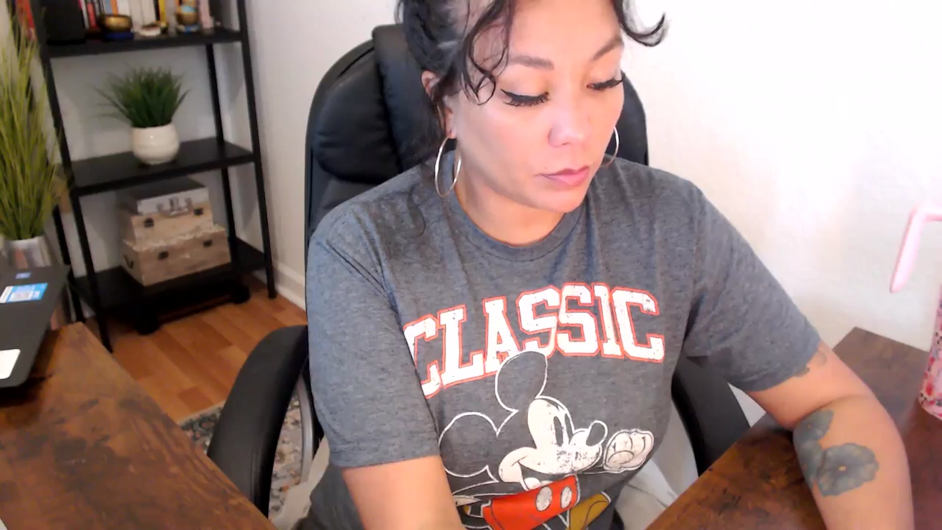 Gallery image thumbnail from MickaylaMoon's myfreecams stream on, 09/05/2024, 19:15 image 9 of 20