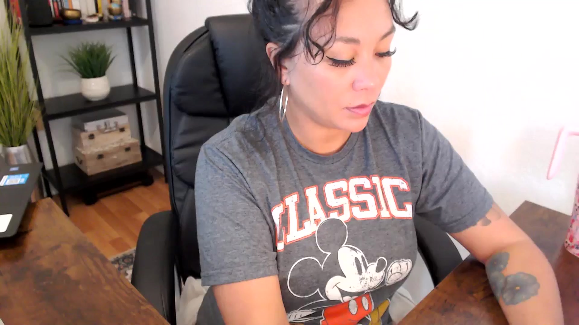 Gallery image thumbnail from MickaylaMoon's myfreecams stream on, 09/05/2024, 19:15 image 6 of 20