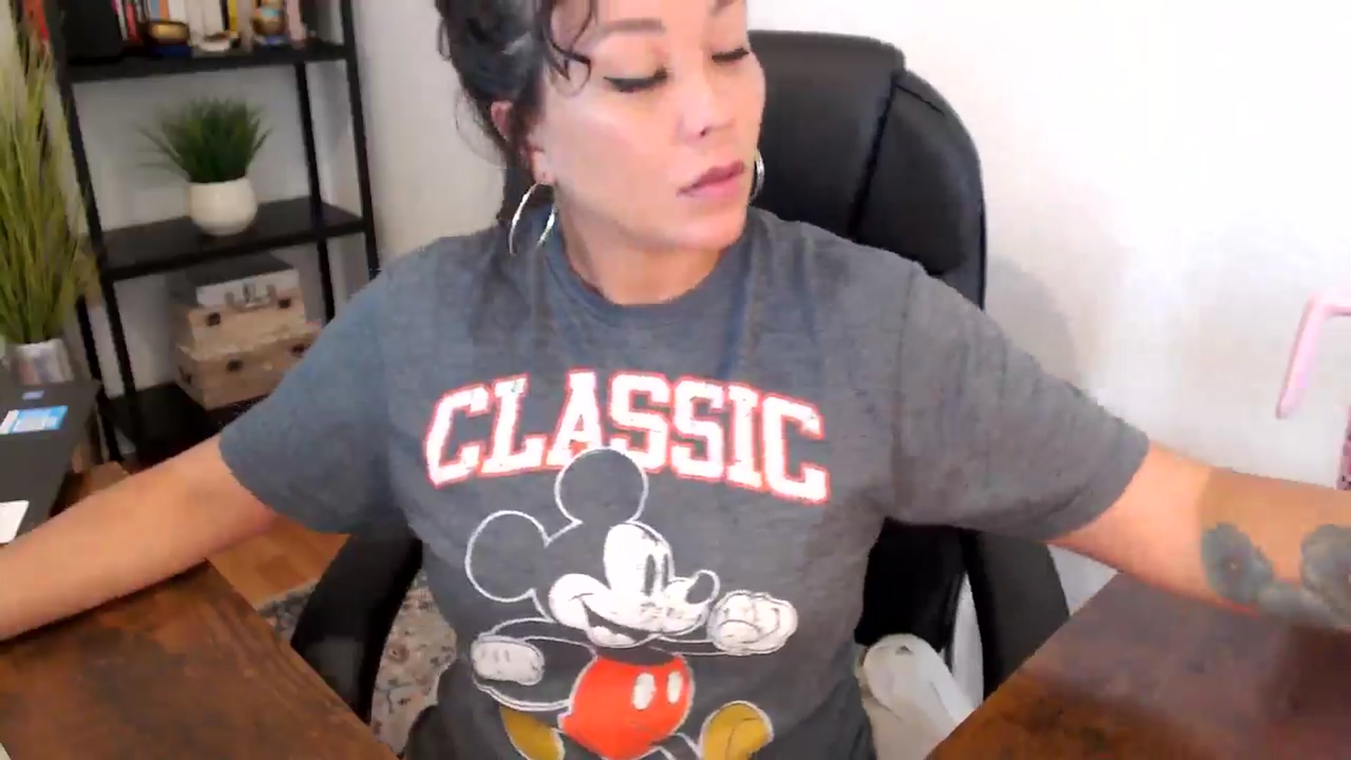 Gallery image thumbnail from MickaylaMoon's myfreecams stream on, 09/05/2024, 19:15 image 10 of 20