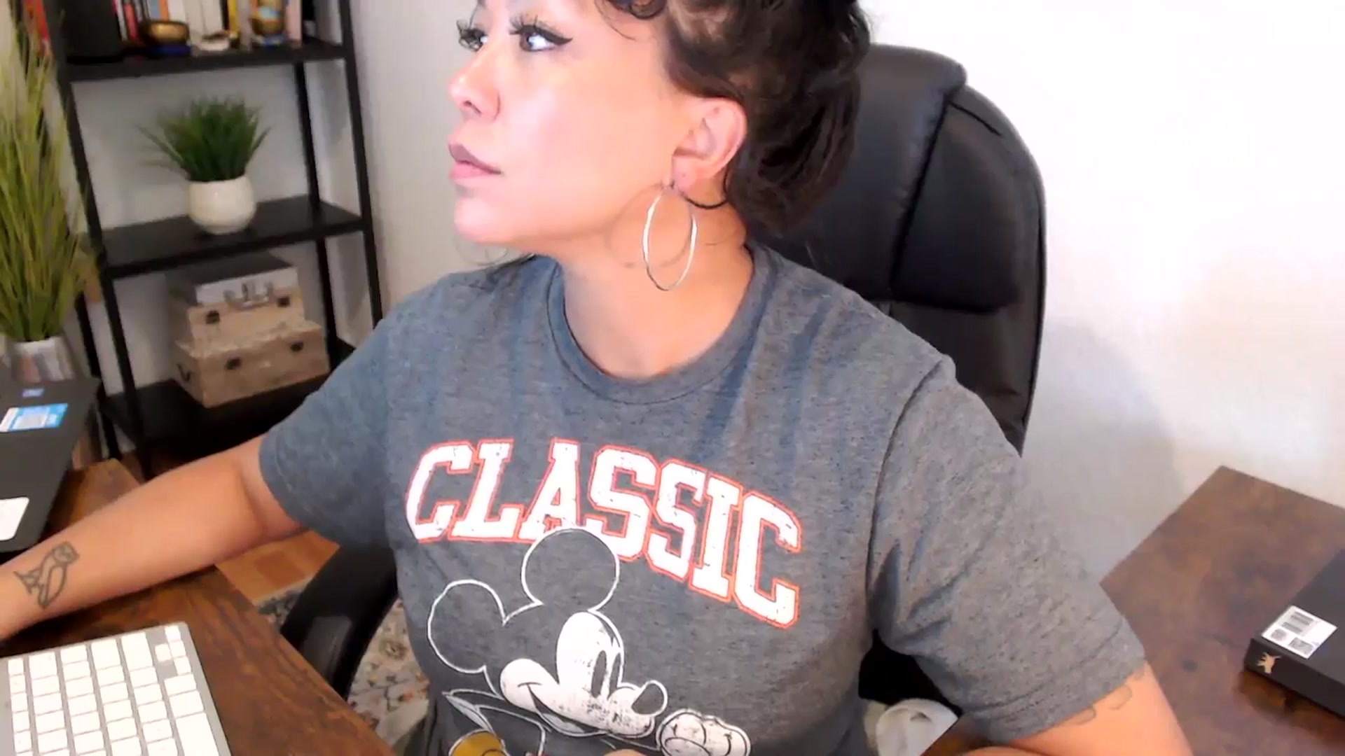 Gallery image thumbnail from MickaylaMoon's myfreecams stream on, 09/05/2024, 21:00 image 19 of 20