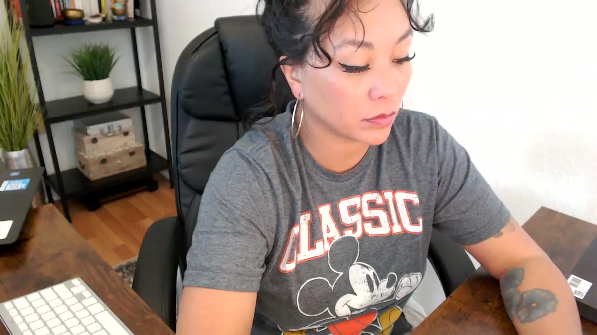 Gallery image thumbnail from MickaylaMoon's myfreecams stream on, 09/05/2024, 21:00 image 8 of 20