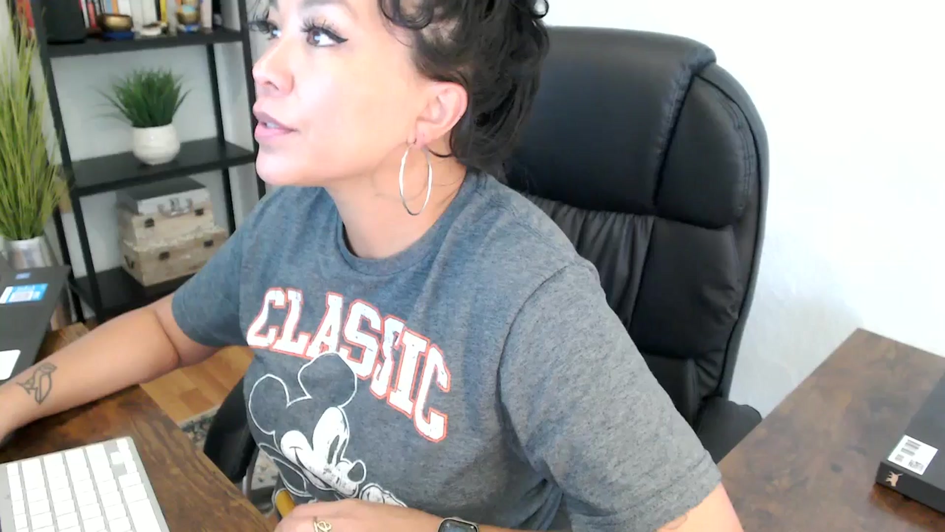 Gallery image thumbnail from MickaylaMoon's myfreecams stream on, 09/05/2024, 21:00 image 12 of 20