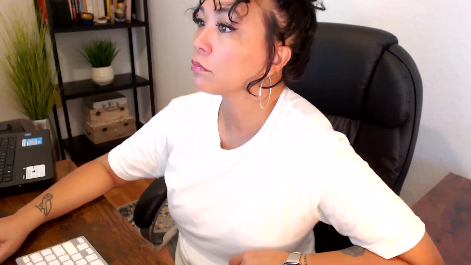 Gallery image thumbnail from MickaylaMoon's myfreecams stream on, 09/06/2024, 14:45 image 4 of 20