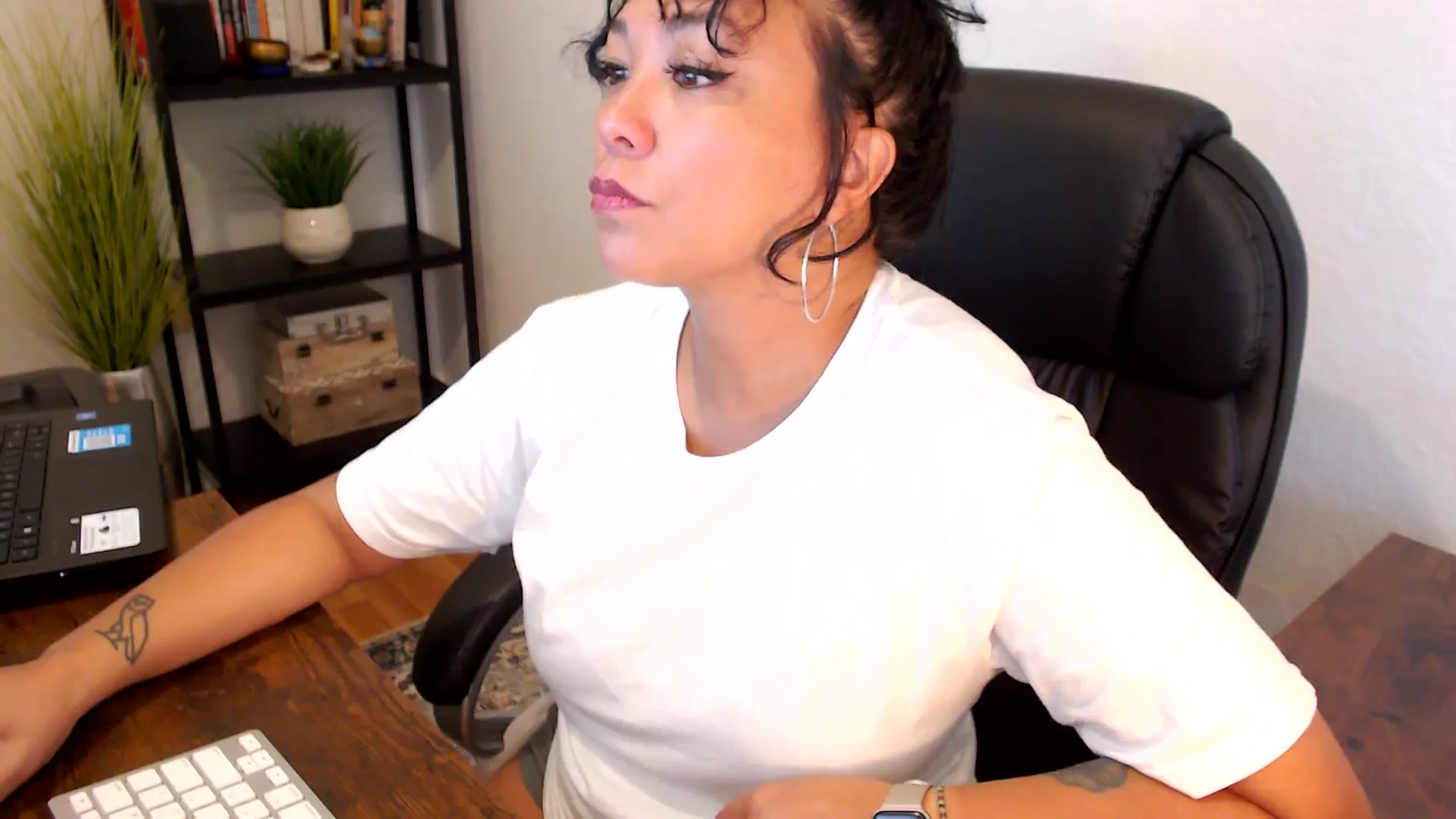 Gallery image thumbnail from MickaylaMoon's myfreecams stream on, 09/06/2024, 14:45 image 3 of 20