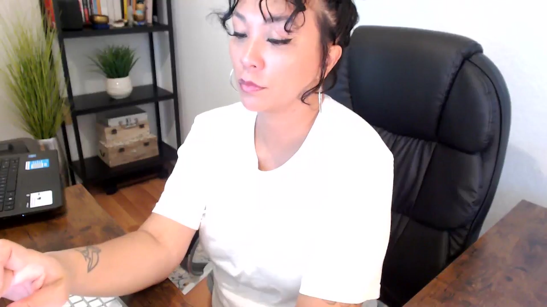 Gallery image thumbnail from MickaylaMoon's myfreecams stream on, 09/06/2024, 14:45 image 14 of 20