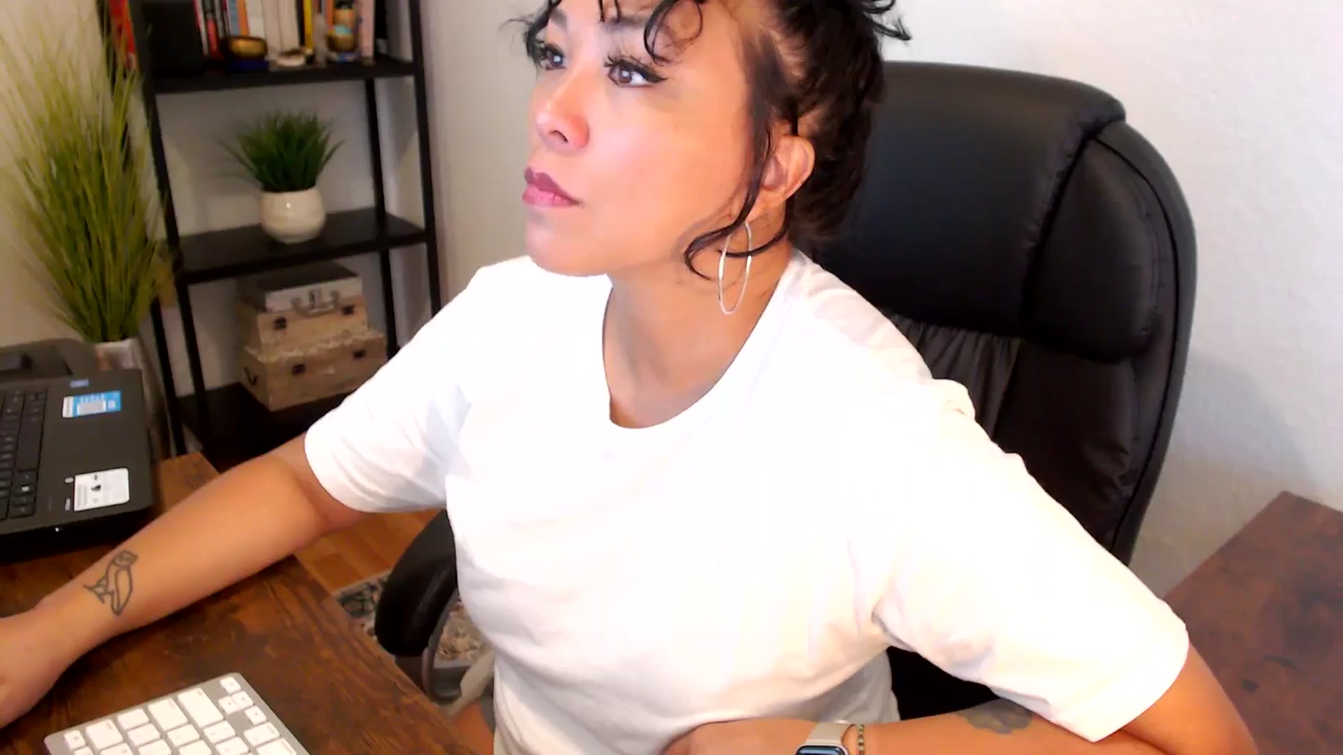 Gallery image thumbnail from MickaylaMoon's myfreecams stream on, 09/06/2024, 14:45 image 2 of 20