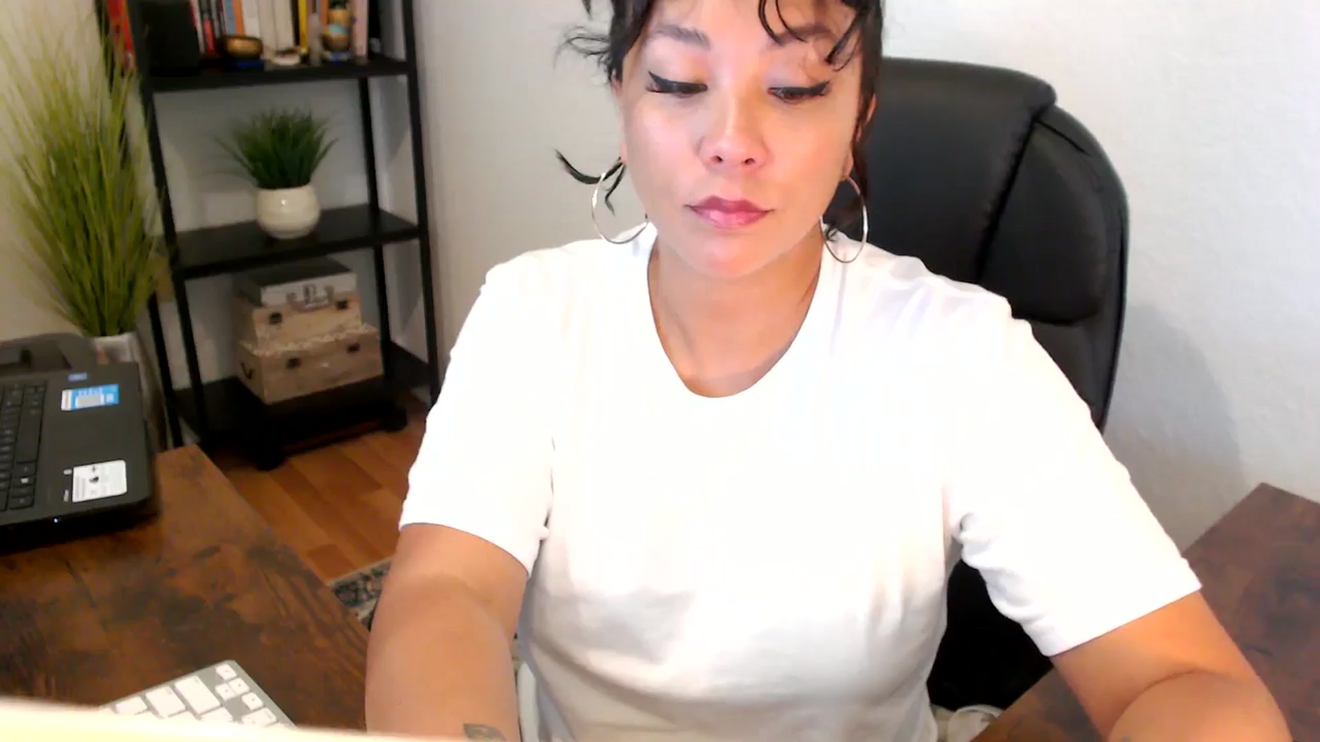 Gallery image thumbnail from MickaylaMoon's myfreecams stream on, 09/06/2024, 14:45 image 18 of 20
