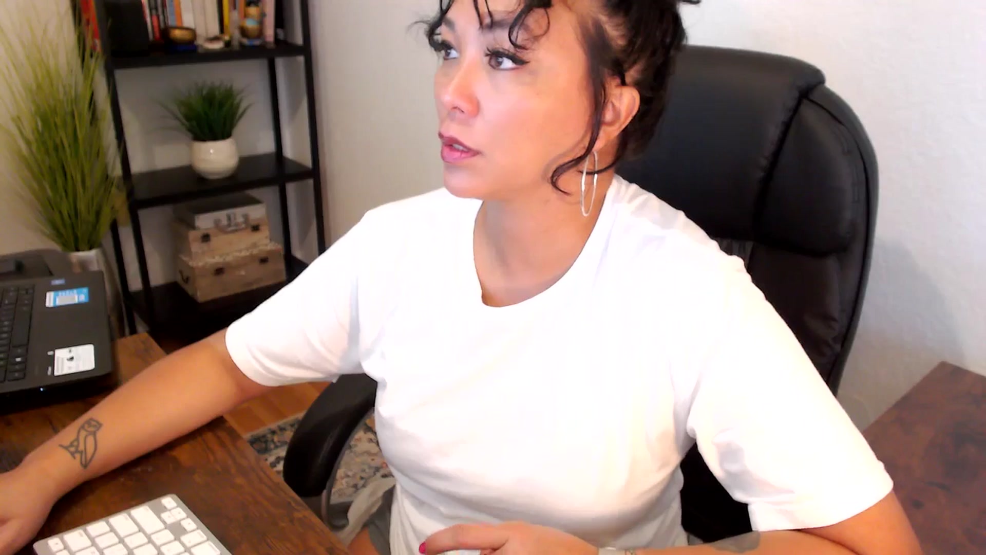 Gallery image thumbnail from MickaylaMoon's myfreecams stream on, 09/06/2024, 14:45 image 20 of 20