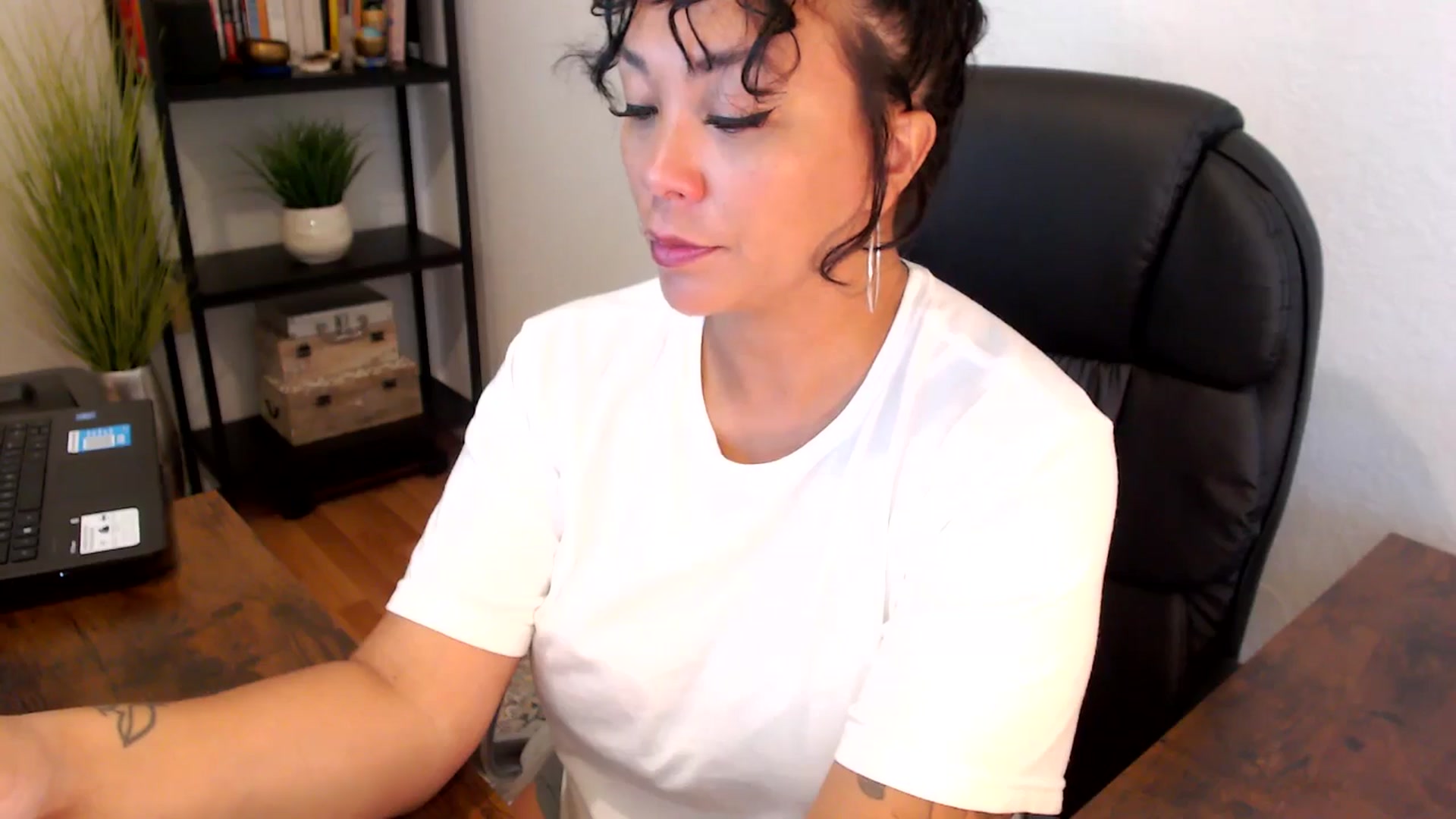 Gallery image thumbnail from MickaylaMoon's myfreecams stream on, 09/06/2024, 14:45 image 7 of 20
