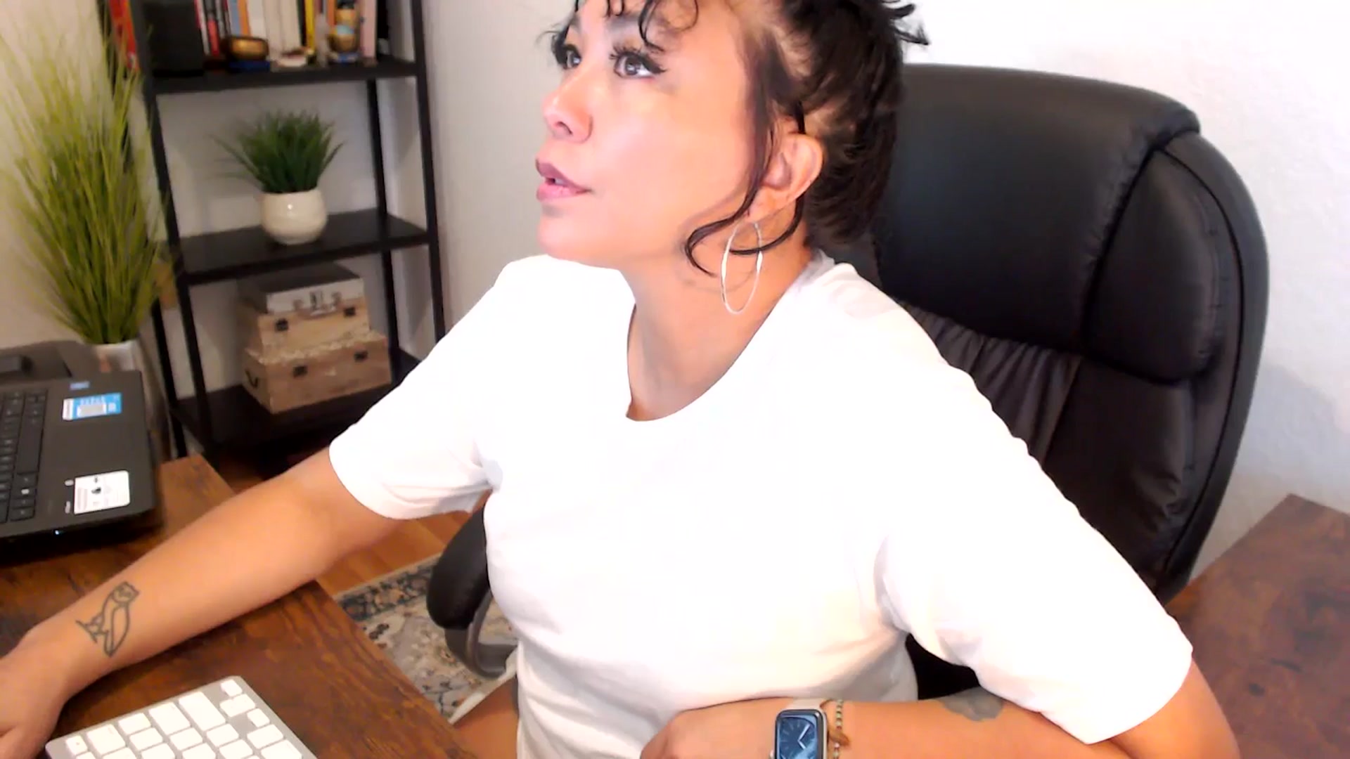 Gallery image thumbnail from MickaylaMoon's myfreecams stream on, 09/06/2024, 14:45 image 13 of 20