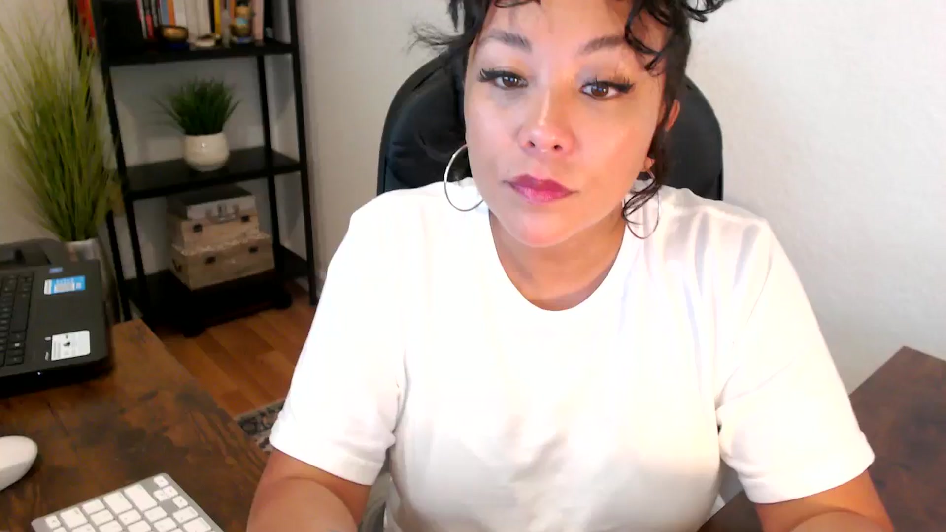 Gallery image thumbnail from MickaylaMoon's myfreecams stream on, 09/06/2024, 15:45 image 12 of 20