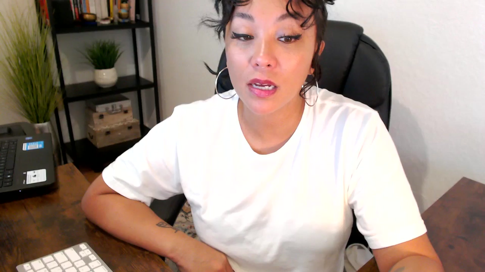 Gallery image thumbnail from MickaylaMoon's myfreecams stream on, 09/06/2024, 15:45 image 4 of 20