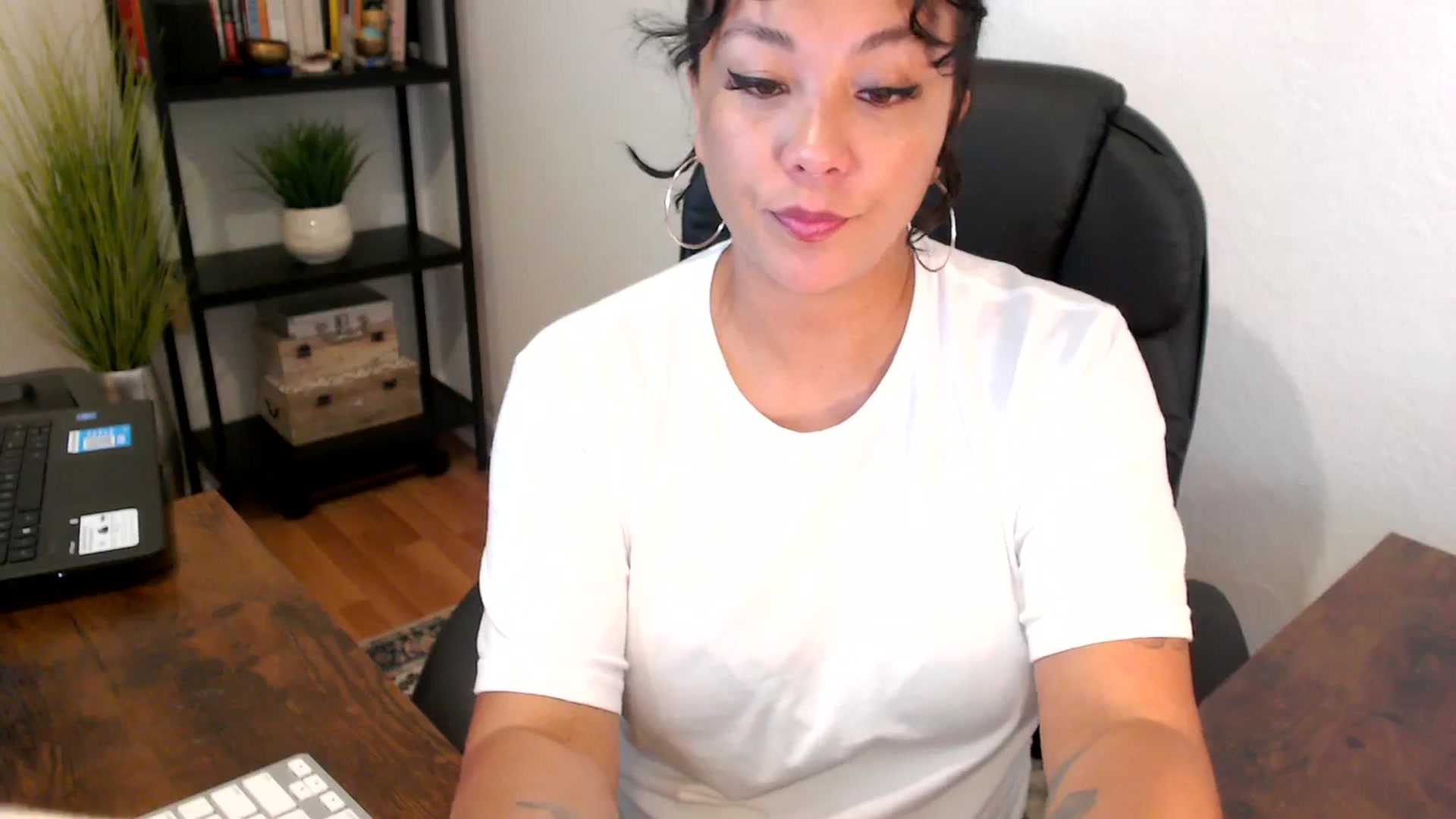 Gallery image thumbnail from MickaylaMoon's myfreecams stream on, 09/06/2024, 15:45 image 20 of 20