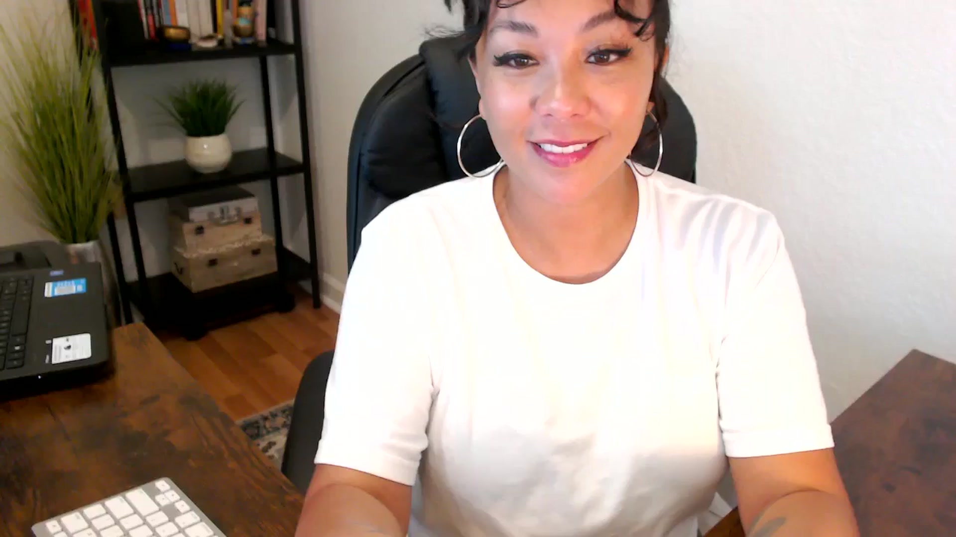 Gallery image thumbnail from MickaylaMoon's myfreecams stream on, 09/06/2024, 15:45 image 11 of 20