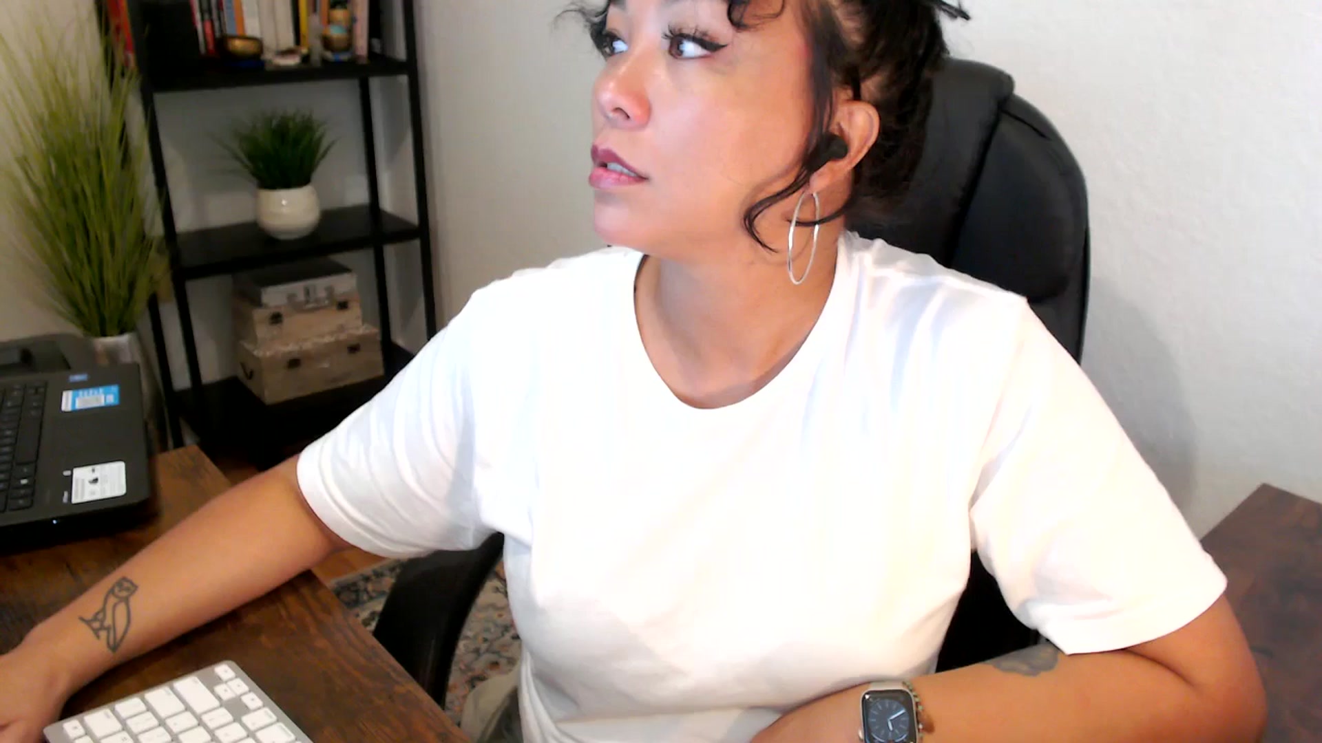 Gallery image thumbnail from MickaylaMoon's myfreecams stream on, 09/06/2024, 15:45 image 17 of 20