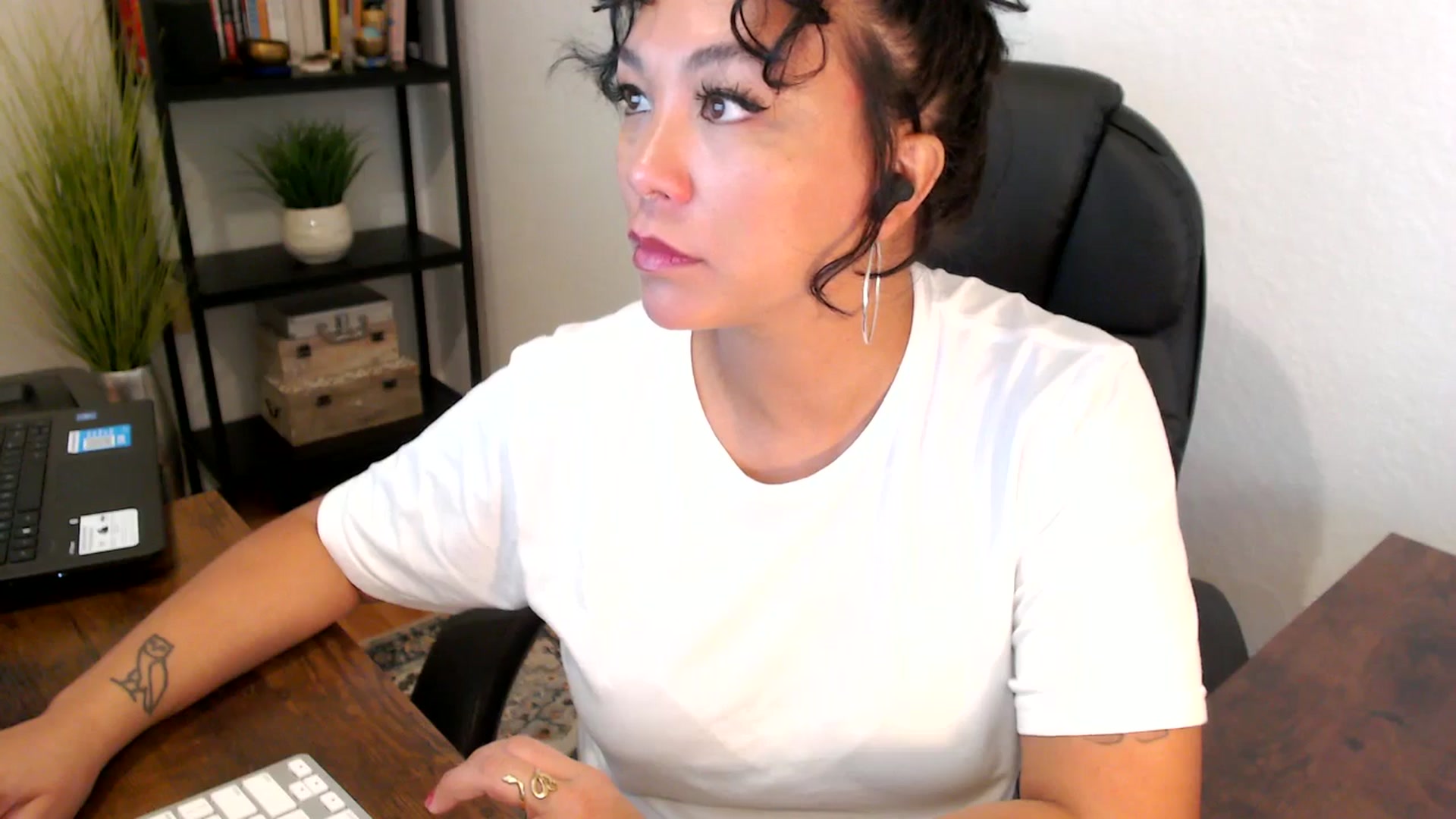 Gallery image thumbnail from MickaylaMoon's myfreecams stream on, 09/06/2024, 15:45 image 18 of 20