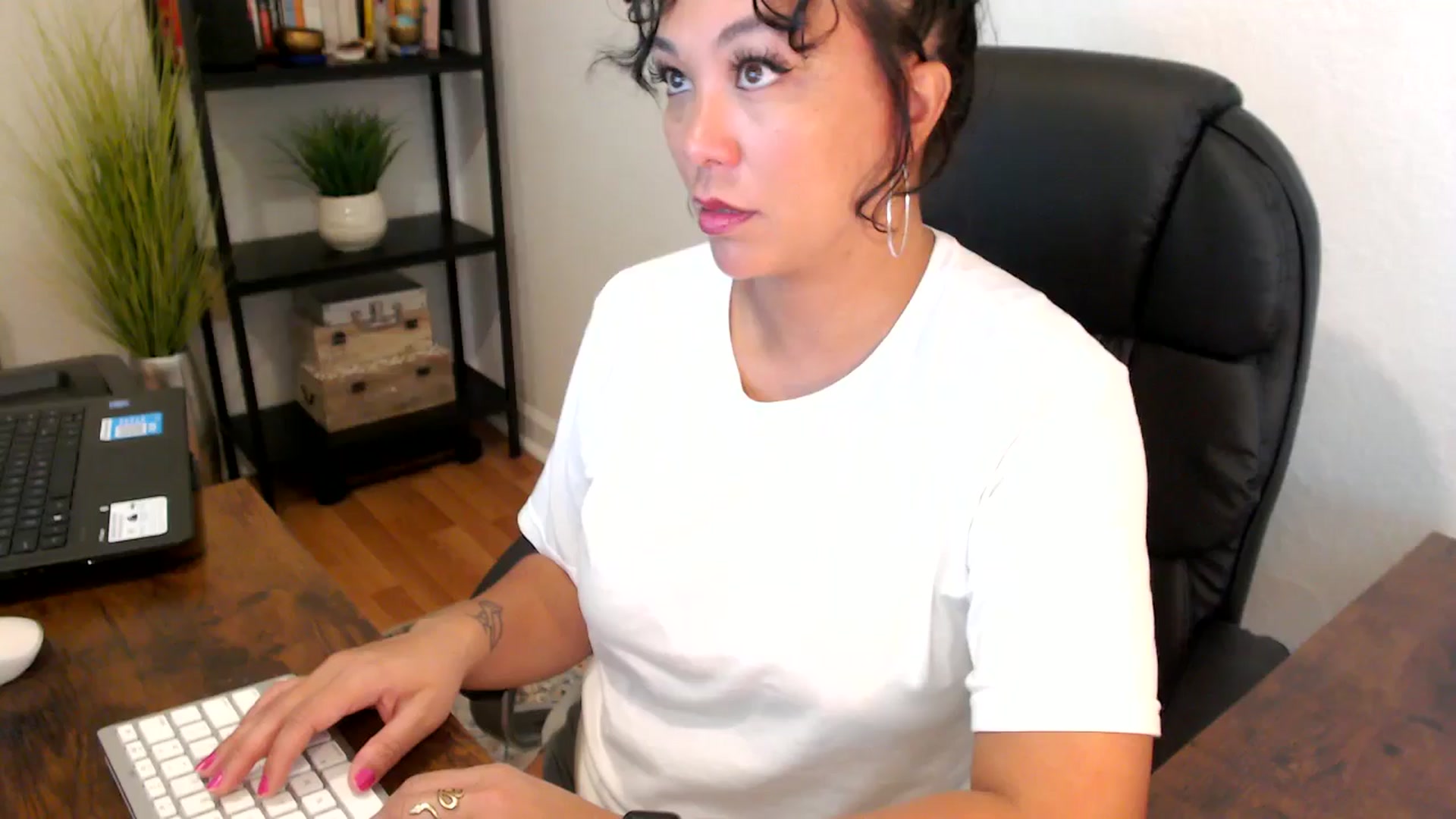 Gallery image thumbnail from MickaylaMoon's myfreecams stream on, 09/06/2024, 16:04 image 1 of 20
