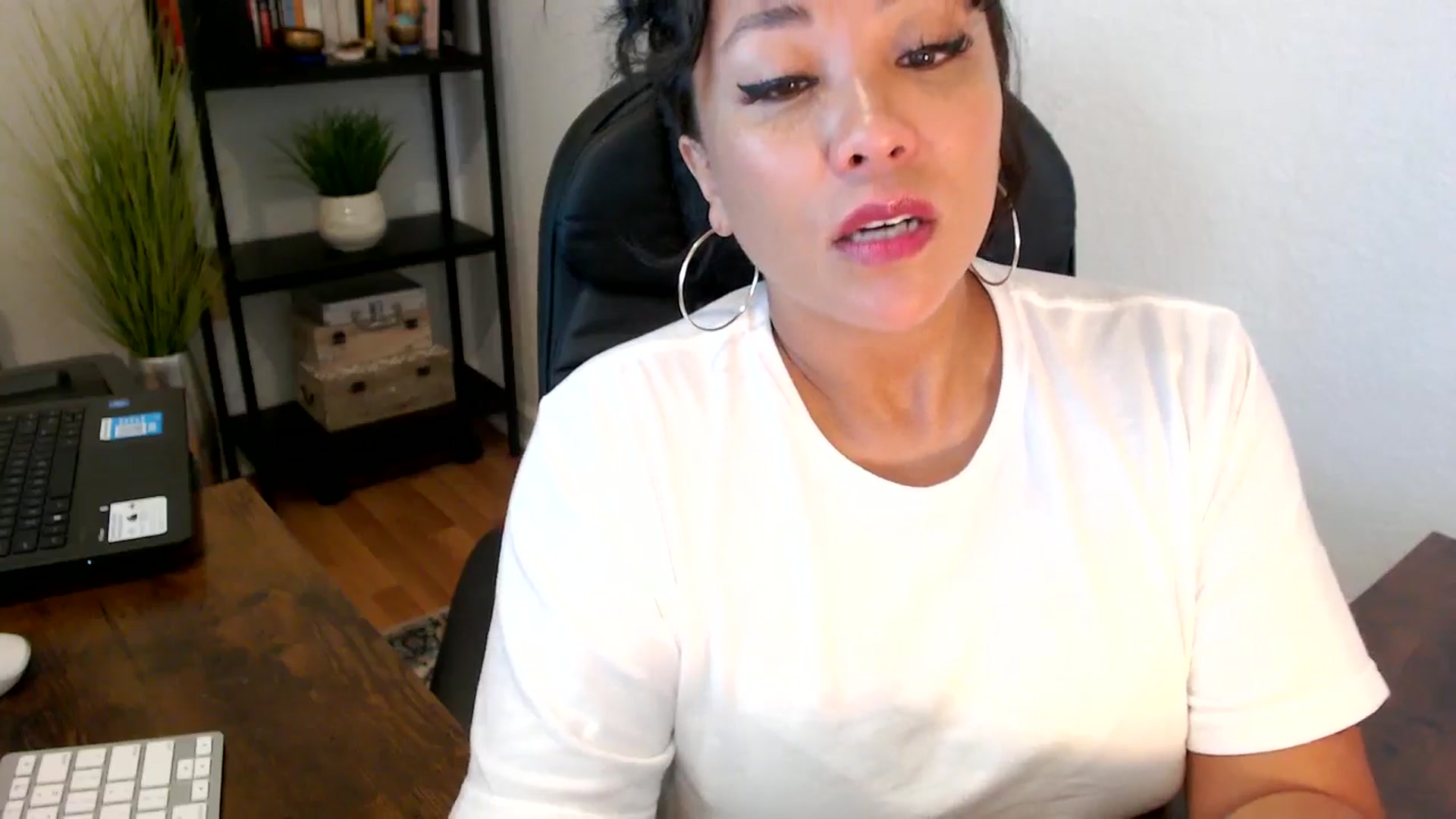 Gallery image thumbnail from MickaylaMoon's myfreecams stream on, 09/06/2024, 16:04 image 14 of 20