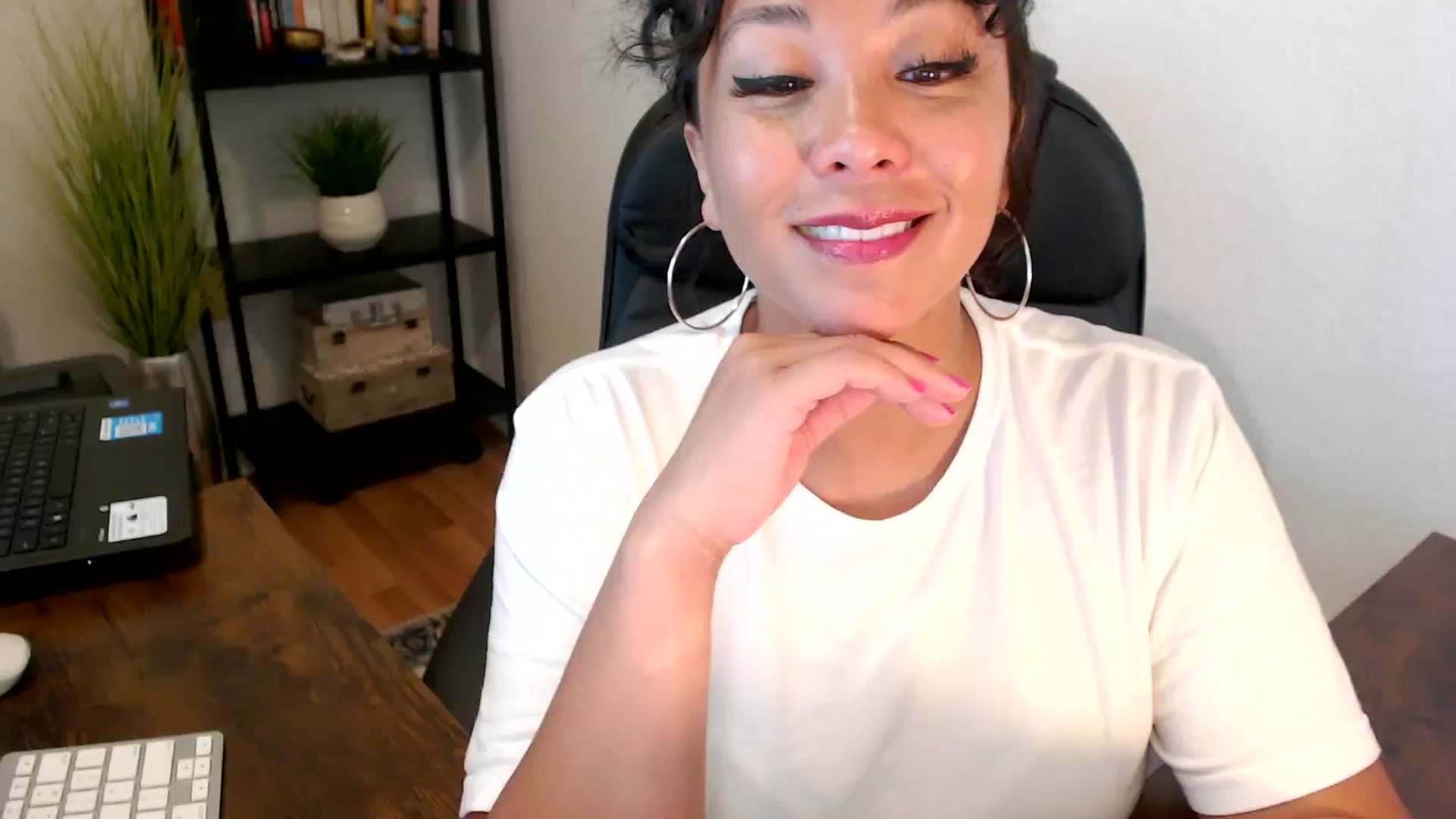 Gallery image thumbnail from MickaylaMoon's myfreecams stream on, 09/06/2024, 16:04 image 13 of 20
