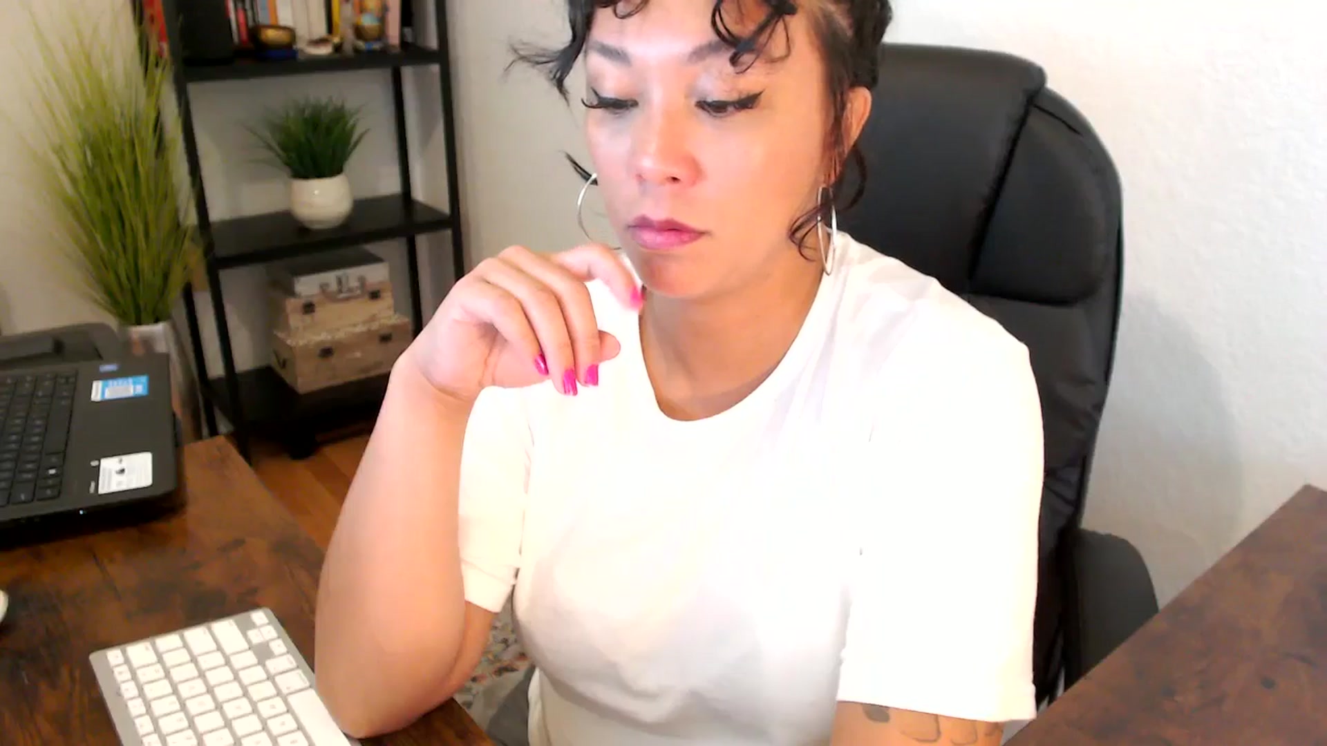 Gallery image thumbnail from MickaylaMoon's myfreecams stream on, 09/06/2024, 16:52 image 5 of 20