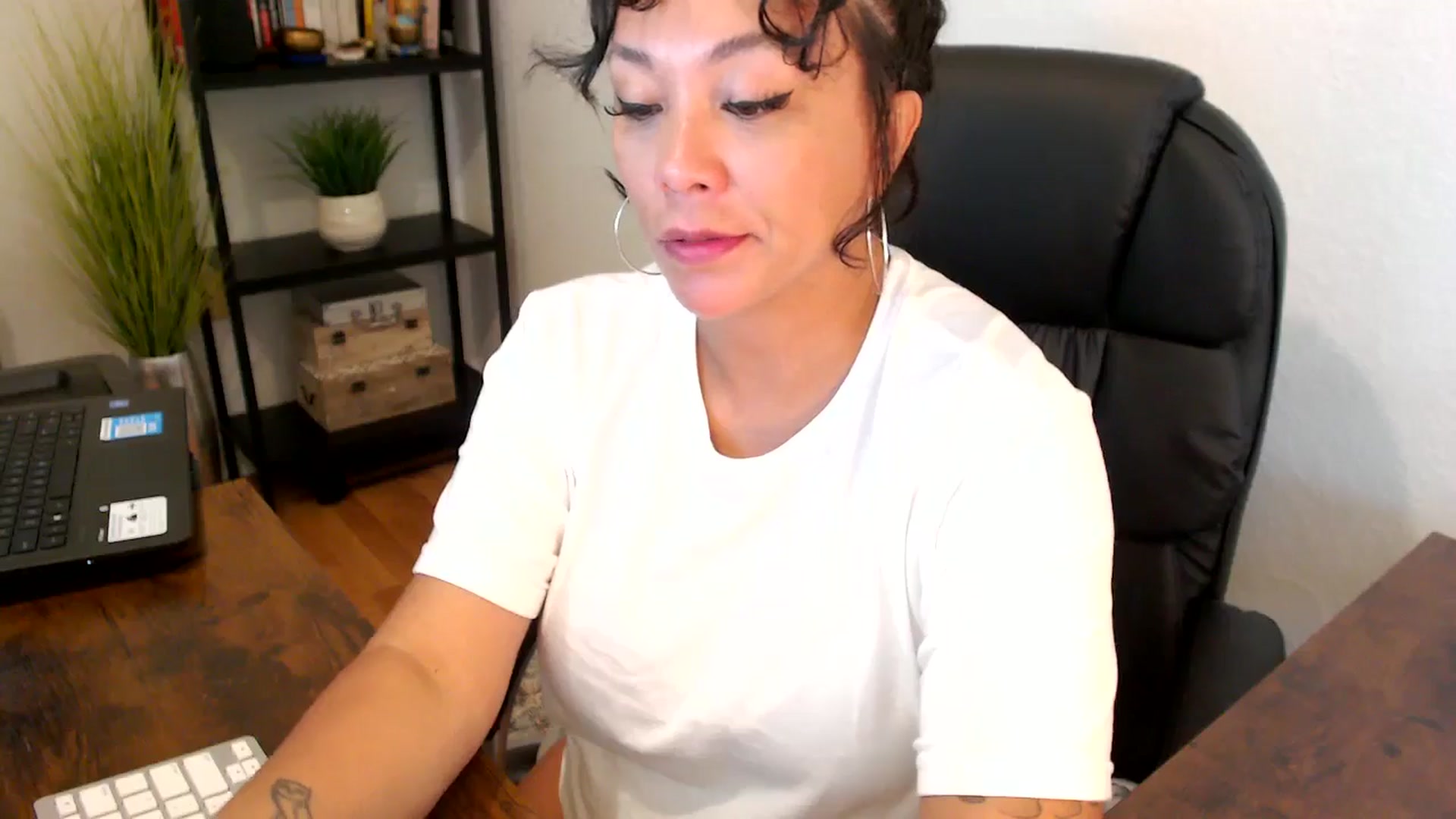 Gallery image thumbnail from MickaylaMoon's myfreecams stream on, 09/06/2024, 16:52 image 20 of 20