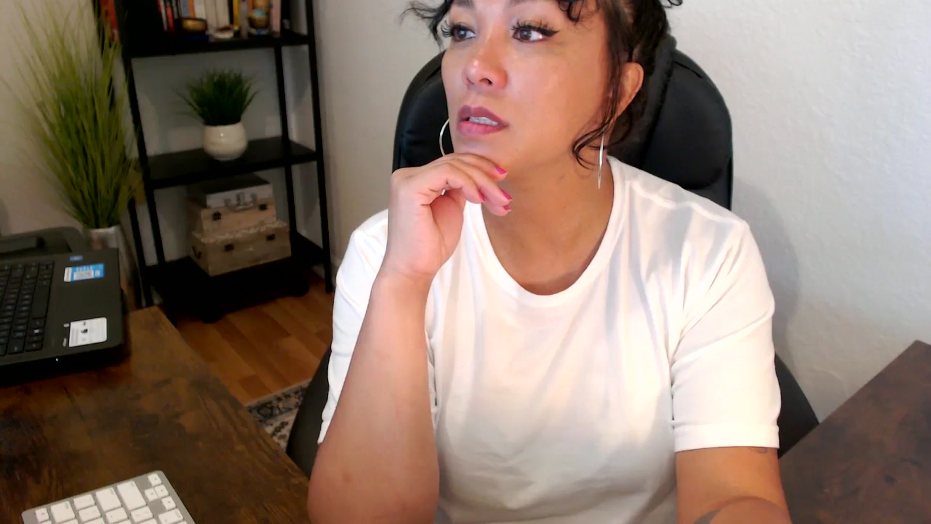 Gallery image thumbnail from MickaylaMoon's myfreecams stream on, 09/06/2024, 16:52 image 14 of 20