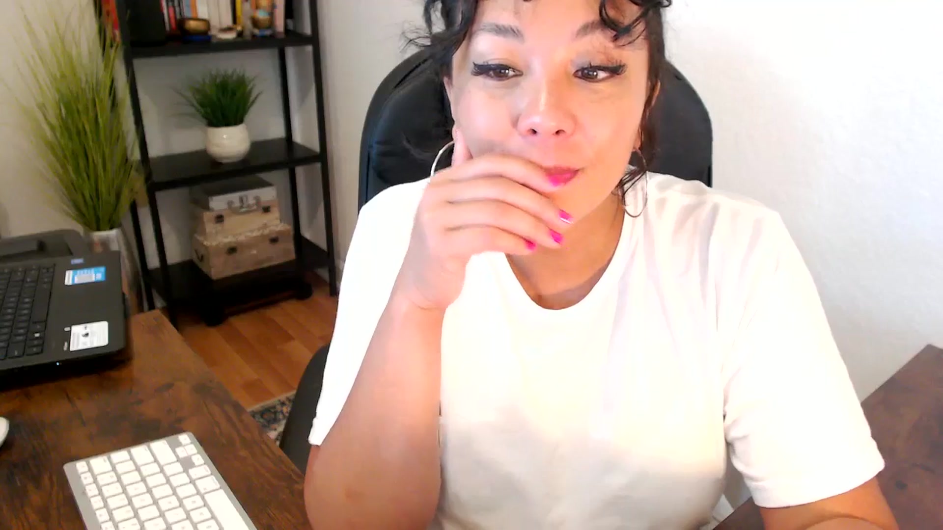 Gallery image thumbnail from MickaylaMoon's myfreecams stream on, 09/06/2024, 16:52 image 8 of 20