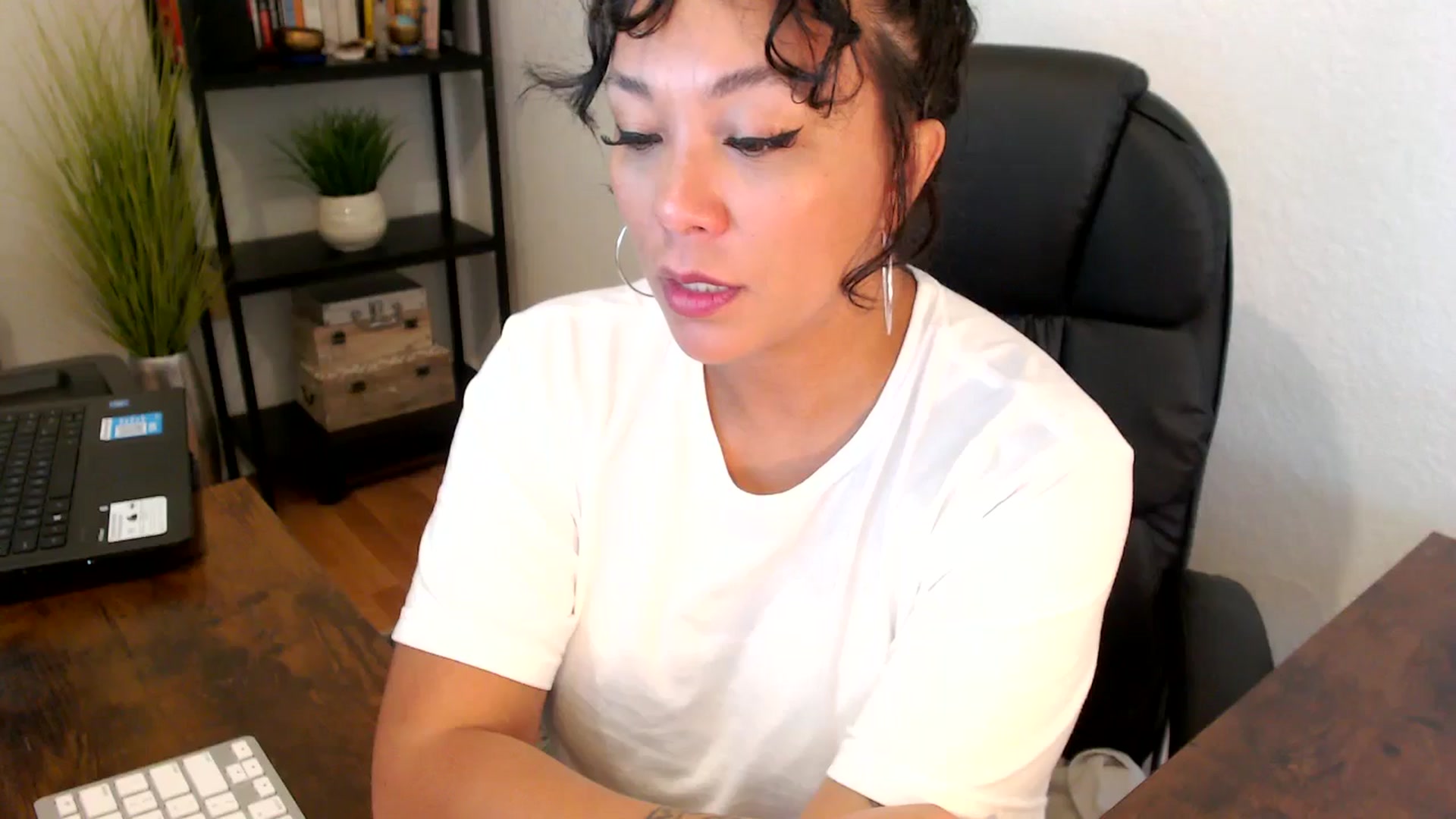 Gallery image thumbnail from MickaylaMoon's myfreecams stream on, 09/06/2024, 16:52 image 19 of 20