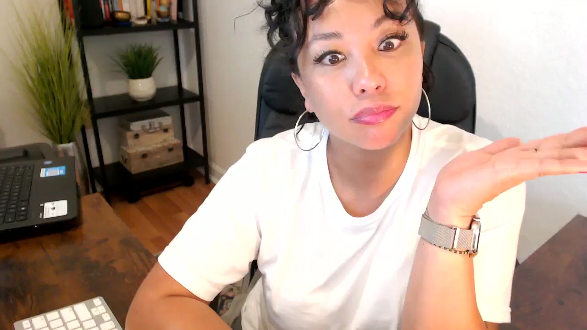 Gallery image thumbnail from MickaylaMoon's myfreecams stream on, 09/06/2024, 17:36 image 6 of 20