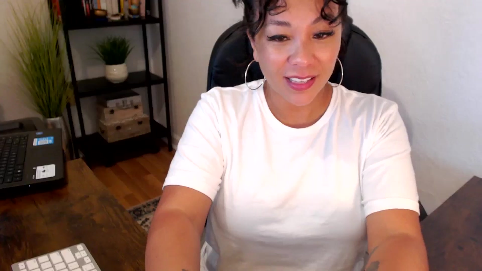 Gallery image thumbnail from MickaylaMoon's myfreecams stream on, 09/06/2024, 17:36 image 9 of 20