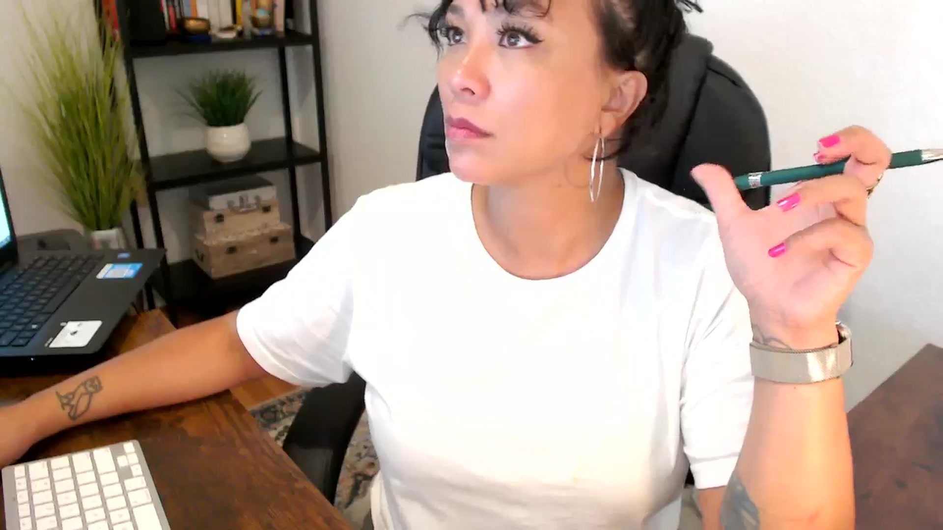 Gallery image thumbnail from MickaylaMoon's myfreecams stream on, 09/06/2024, 19:37 image 10 of 20