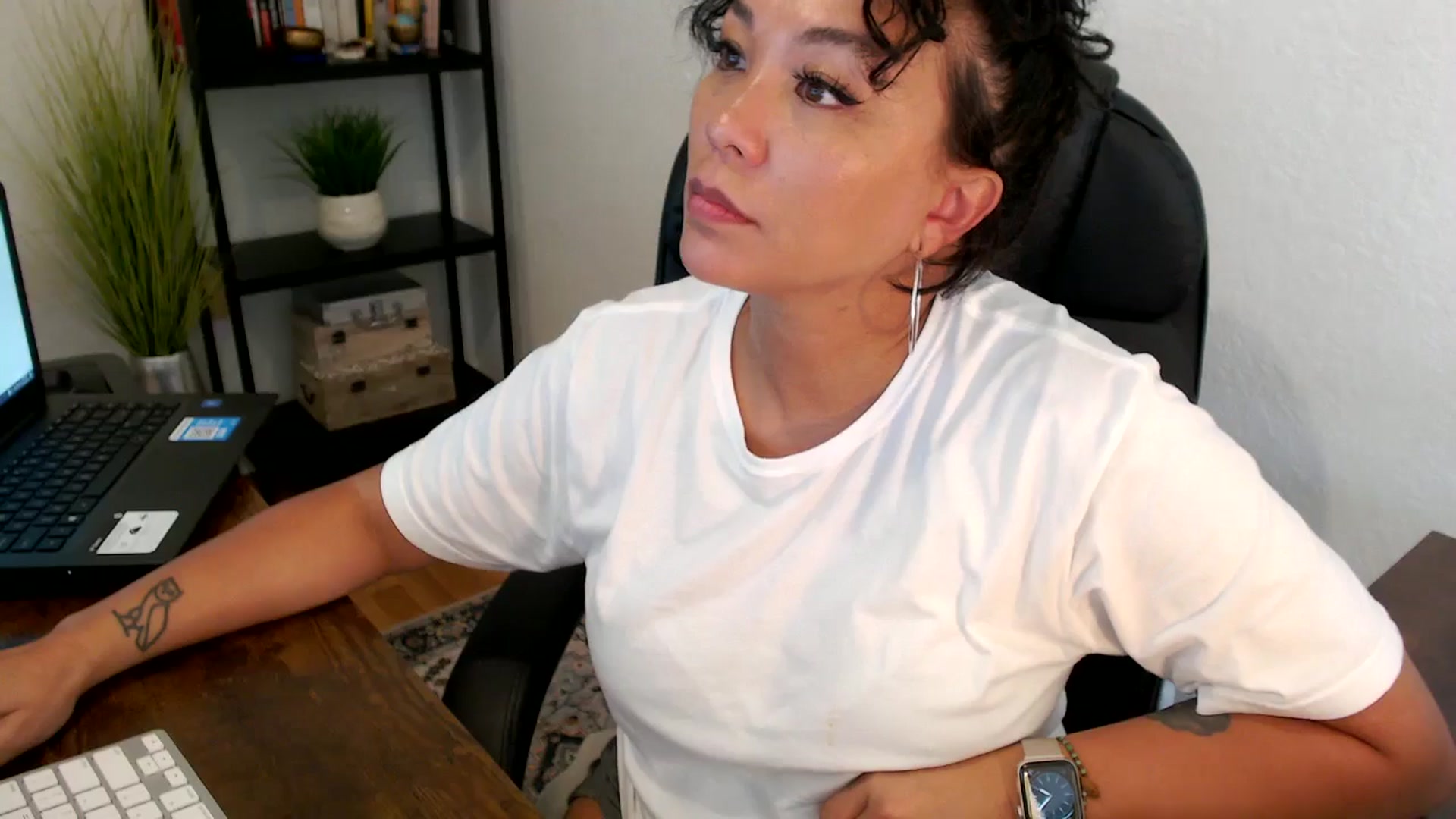 Gallery image thumbnail from MickaylaMoon's myfreecams stream on, 09/06/2024, 20:50 image 8 of 20