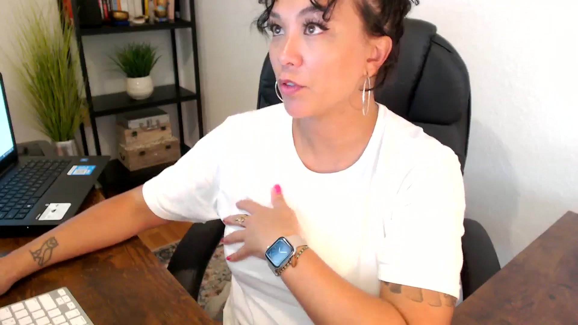 Gallery image thumbnail from MickaylaMoon's myfreecams stream on, 09/06/2024, 20:50 image 18 of 20