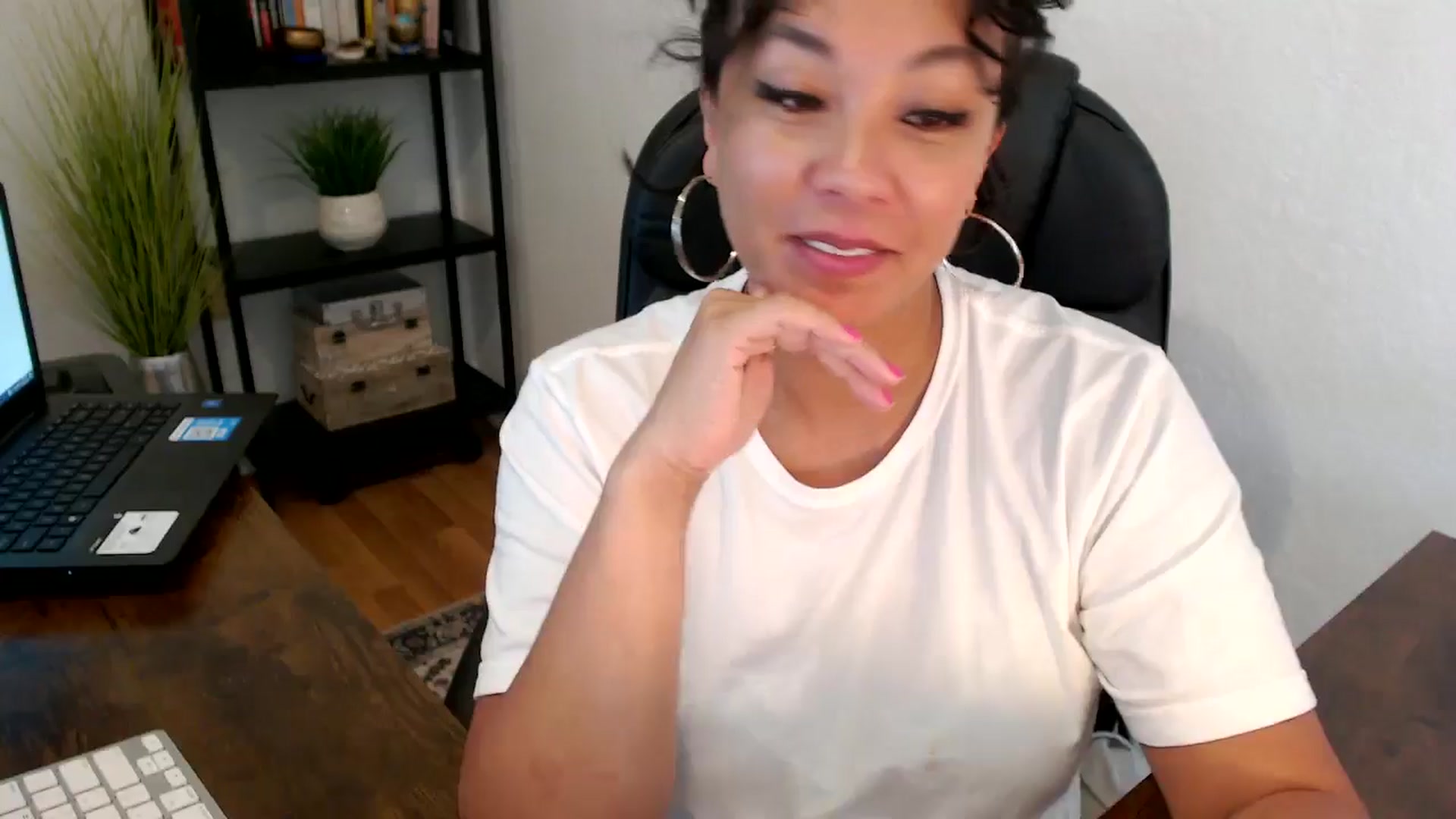 Gallery image thumbnail from MickaylaMoon's myfreecams stream on, 09/06/2024, 20:50 image 7 of 20