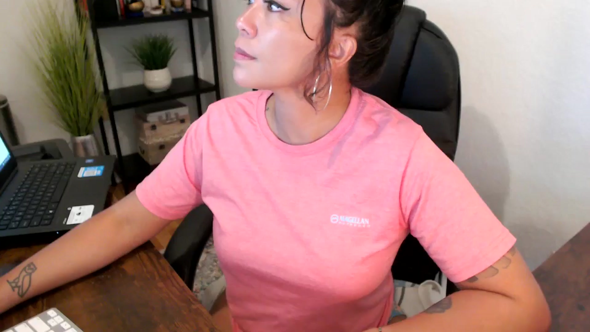 Gallery image thumbnail from MickaylaMoon's myfreecams stream on, 09/09/2024, 15:50 image 19 of 20