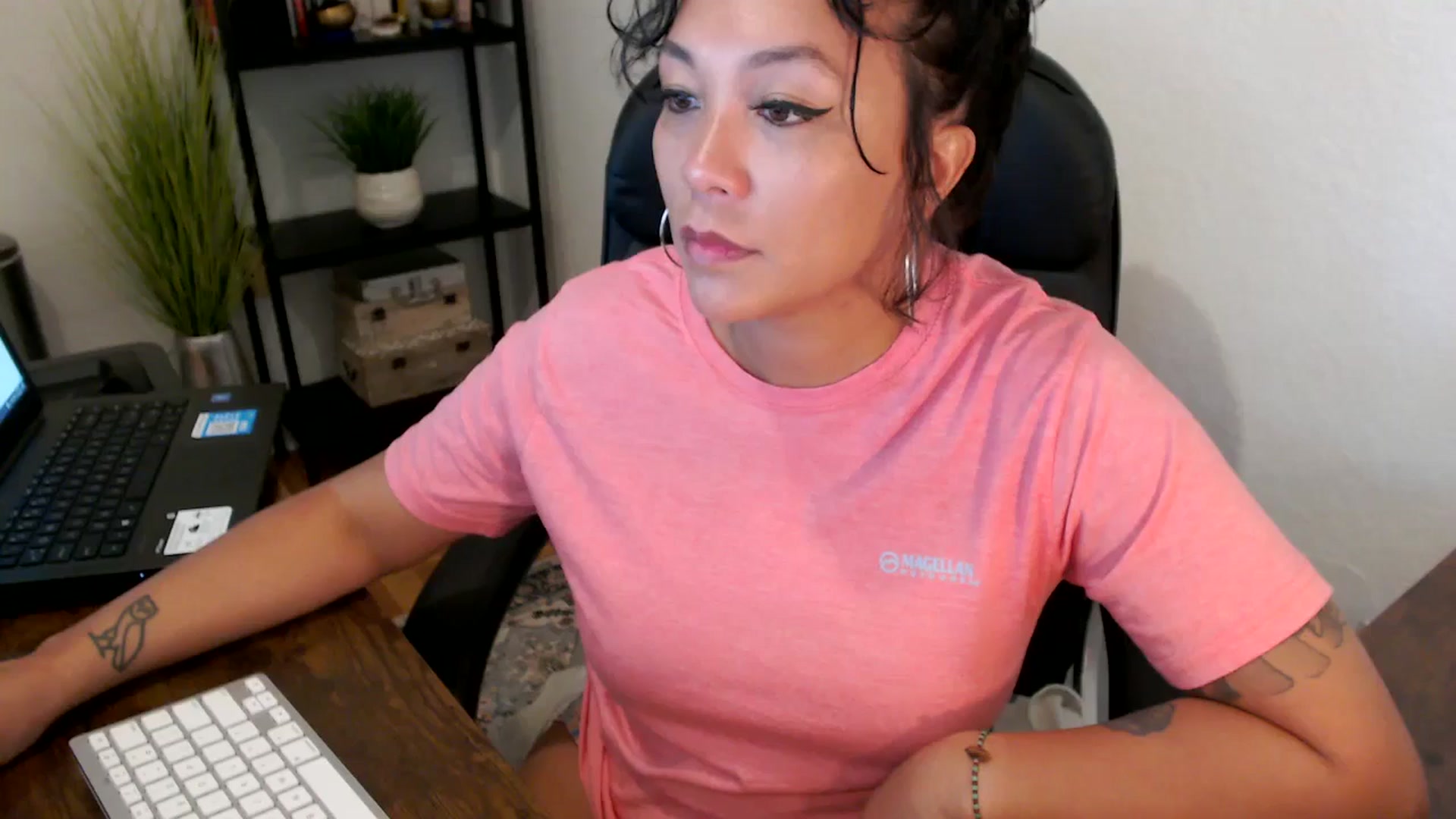 Gallery image thumbnail from MickaylaMoon's myfreecams stream on, 09/09/2024, 15:50 image 10 of 20