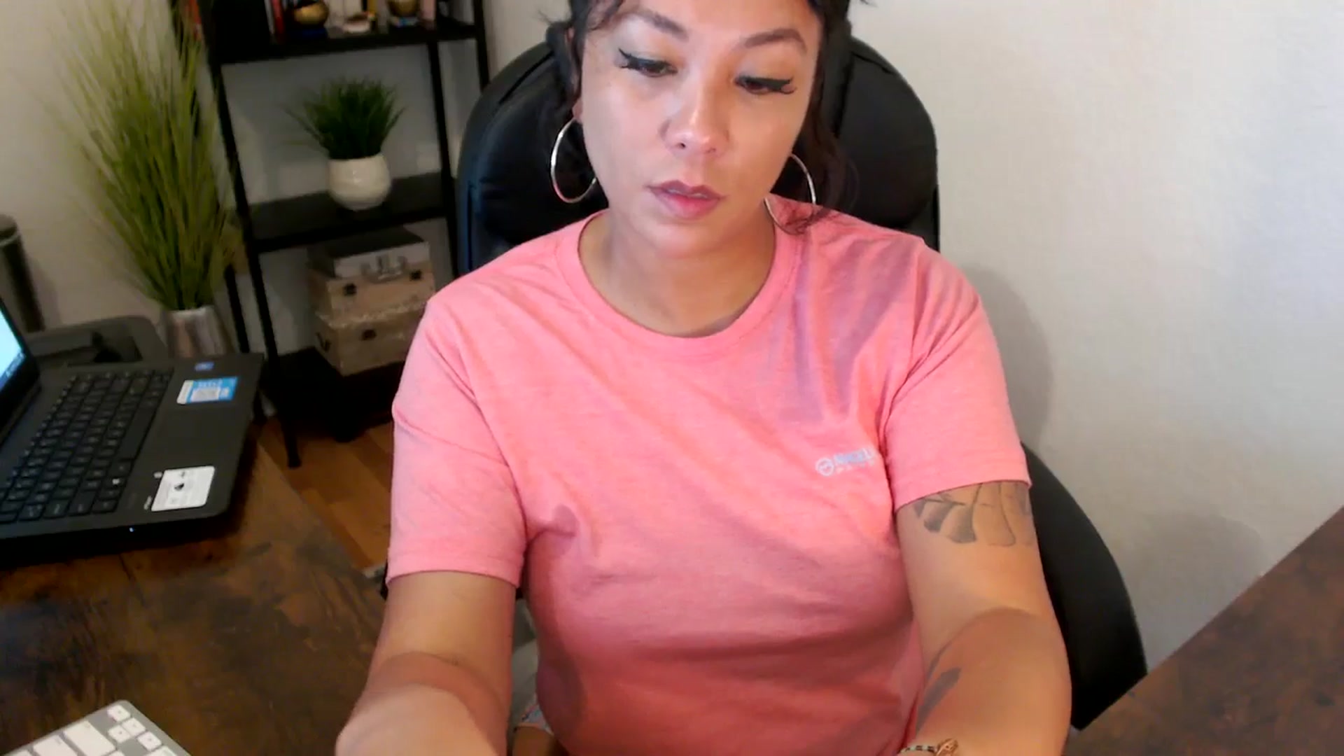 Gallery image thumbnail from MickaylaMoon's myfreecams stream on, 09/09/2024, 15:50 image 13 of 20
