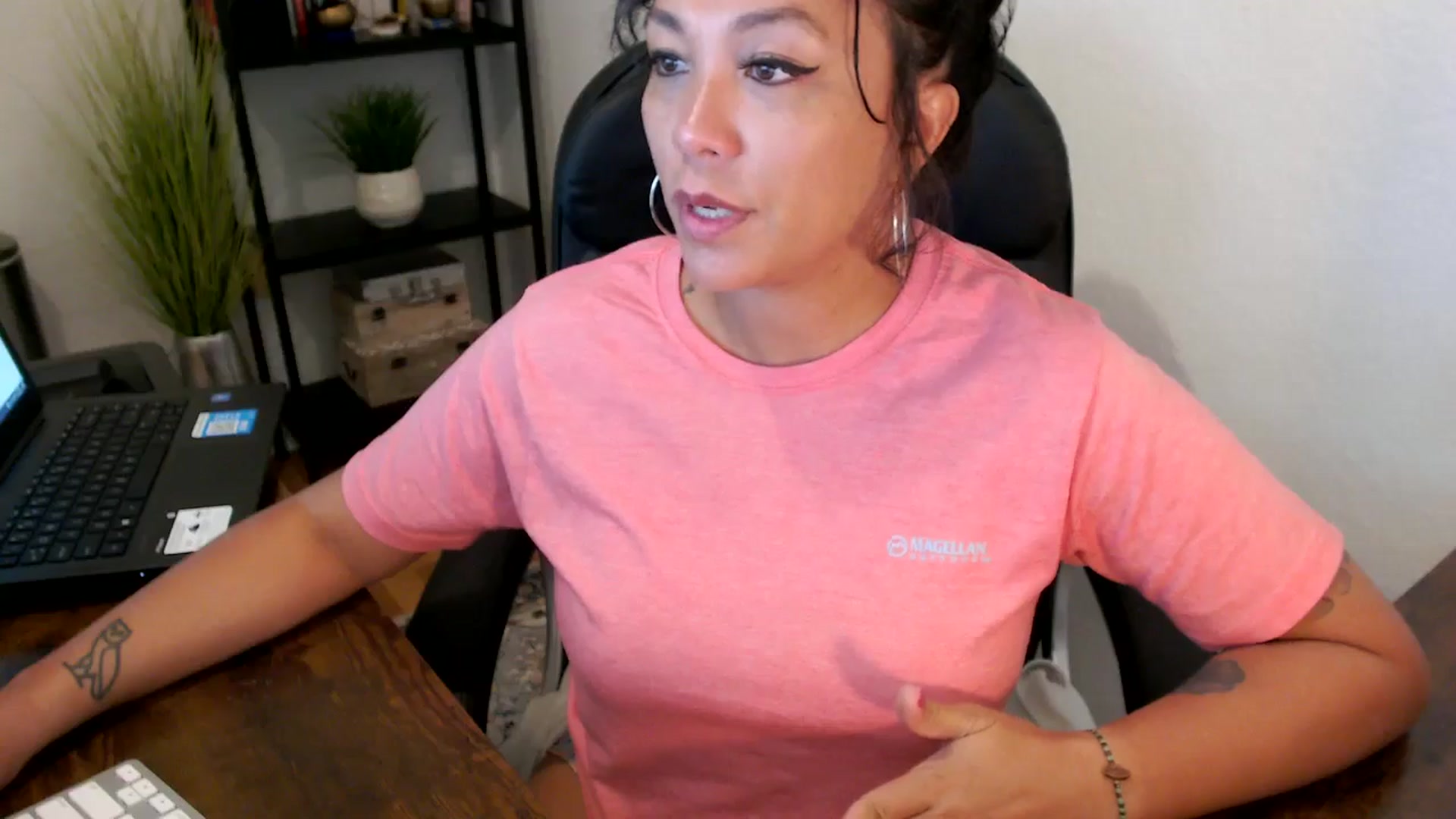 Gallery image thumbnail from MickaylaMoon's myfreecams stream on, 09/09/2024, 15:50 image 16 of 20