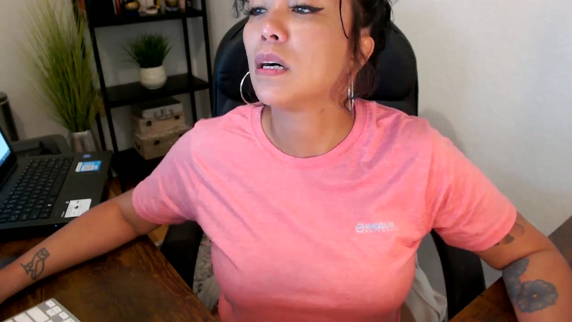 Gallery image thumbnail from MickaylaMoon's myfreecams stream on, 09/09/2024, 15:50 image 14 of 20