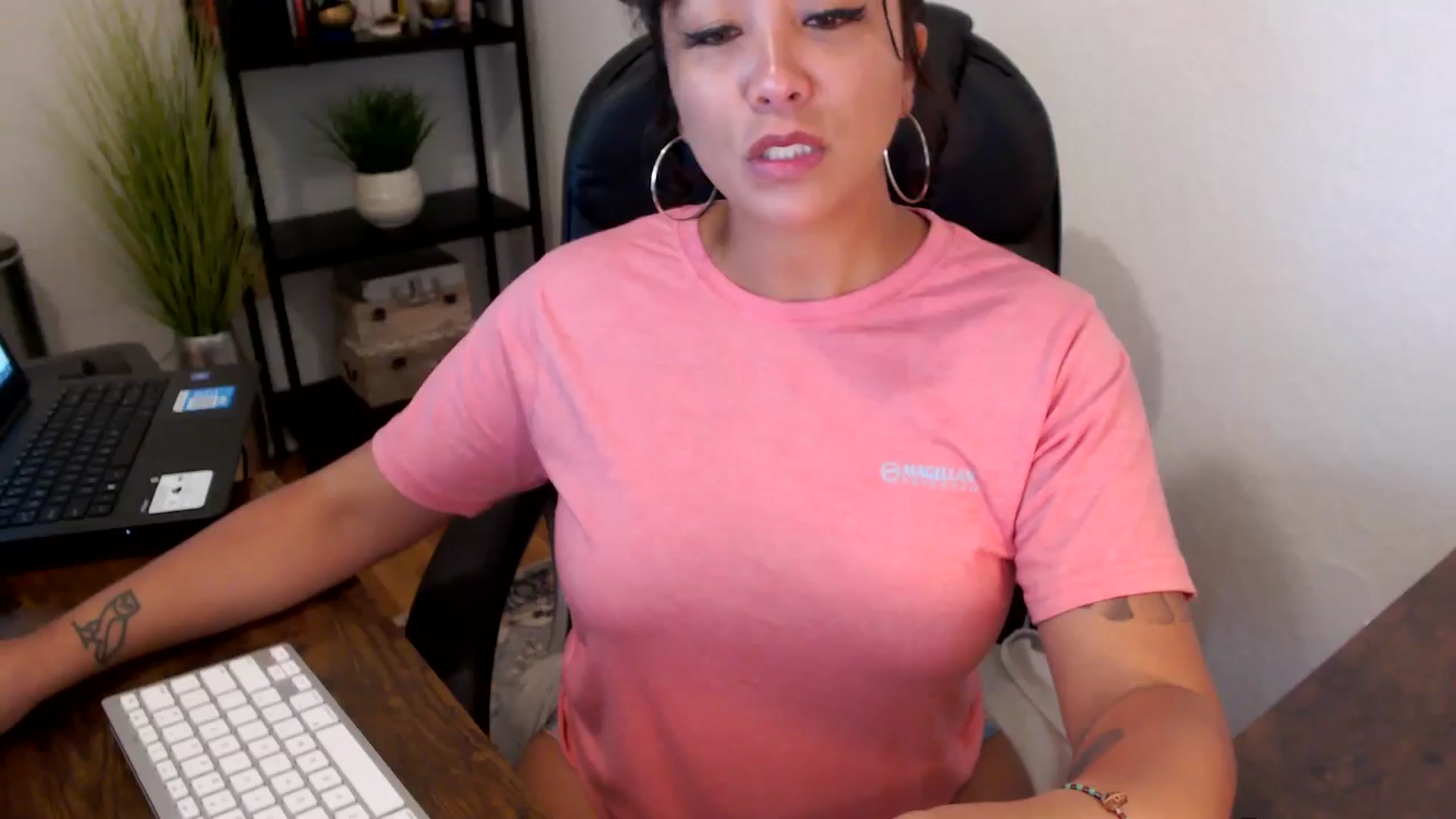 Gallery image thumbnail from MickaylaMoon's myfreecams stream on, 09/09/2024, 15:50 image 1 of 20