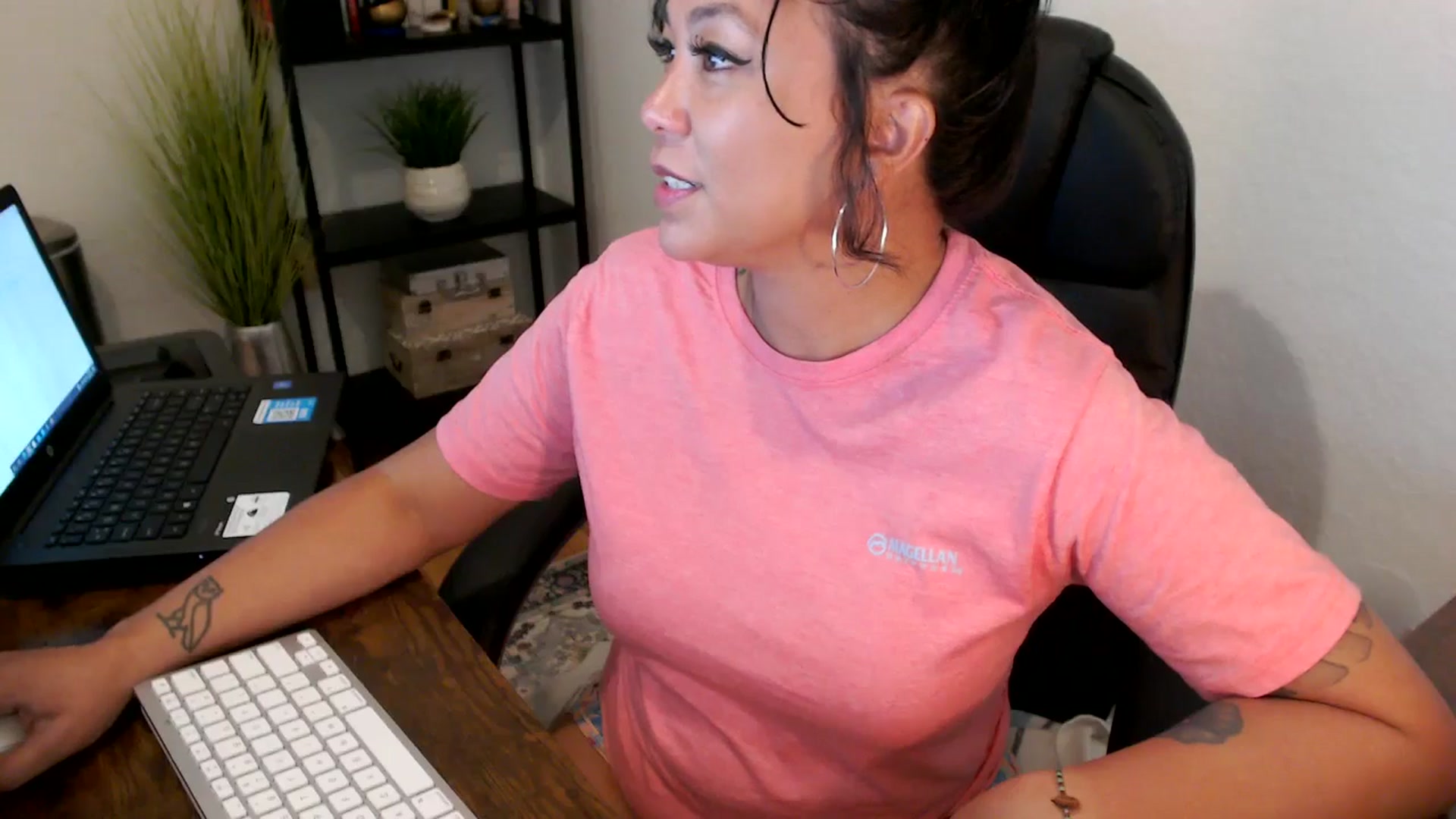 Gallery image thumbnail from MickaylaMoon's myfreecams stream on, 09/09/2024, 16:24 image 17 of 20