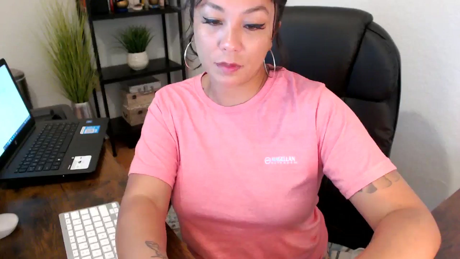 Gallery image thumbnail from MickaylaMoon's myfreecams stream on, 09/09/2024, 16:24 image 10 of 20